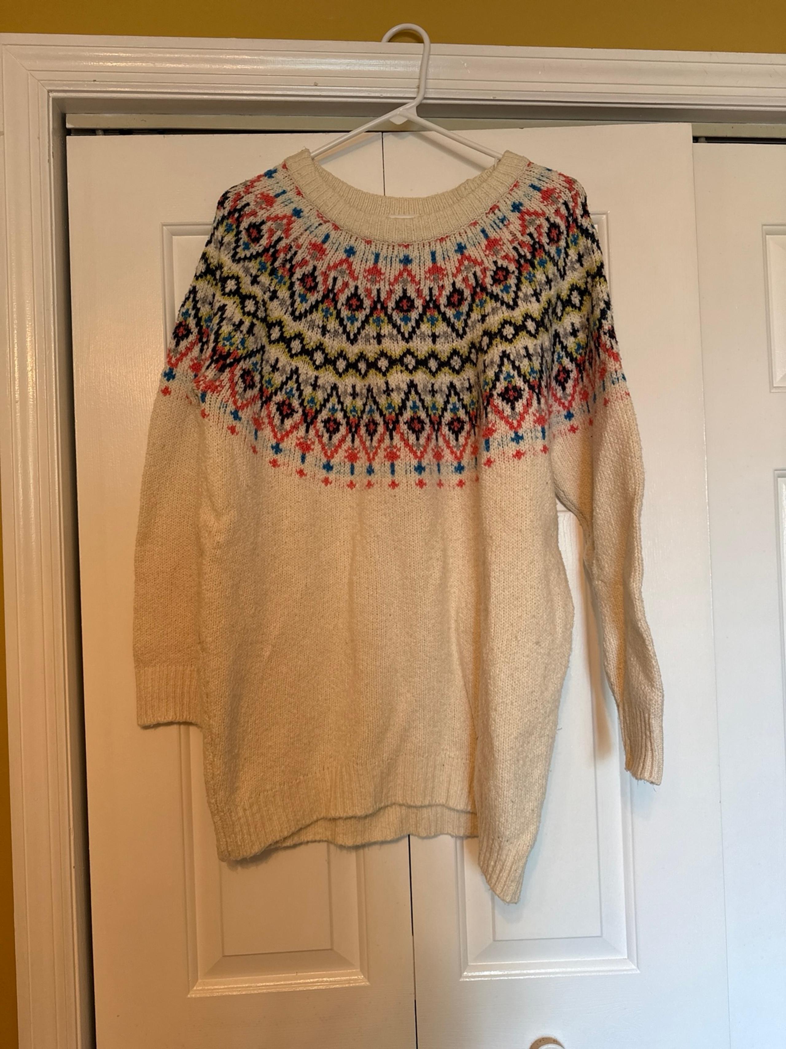 Aerie Women’s White with print Crewneck Pullover Sweater Medium