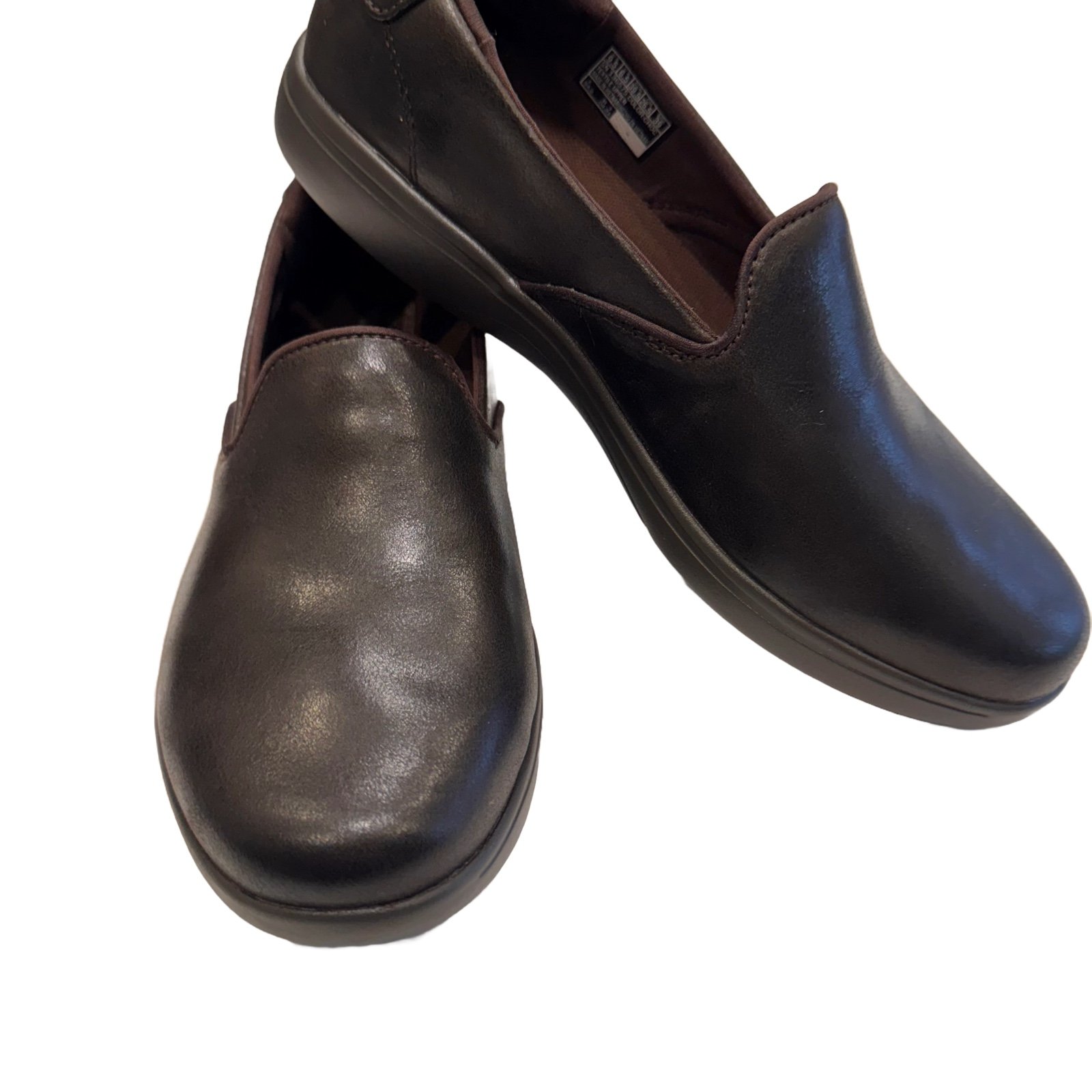 NEW Skechers Air Cooled Arch Fit Women’s Slip On Shoes, Chocolate Size 9.5