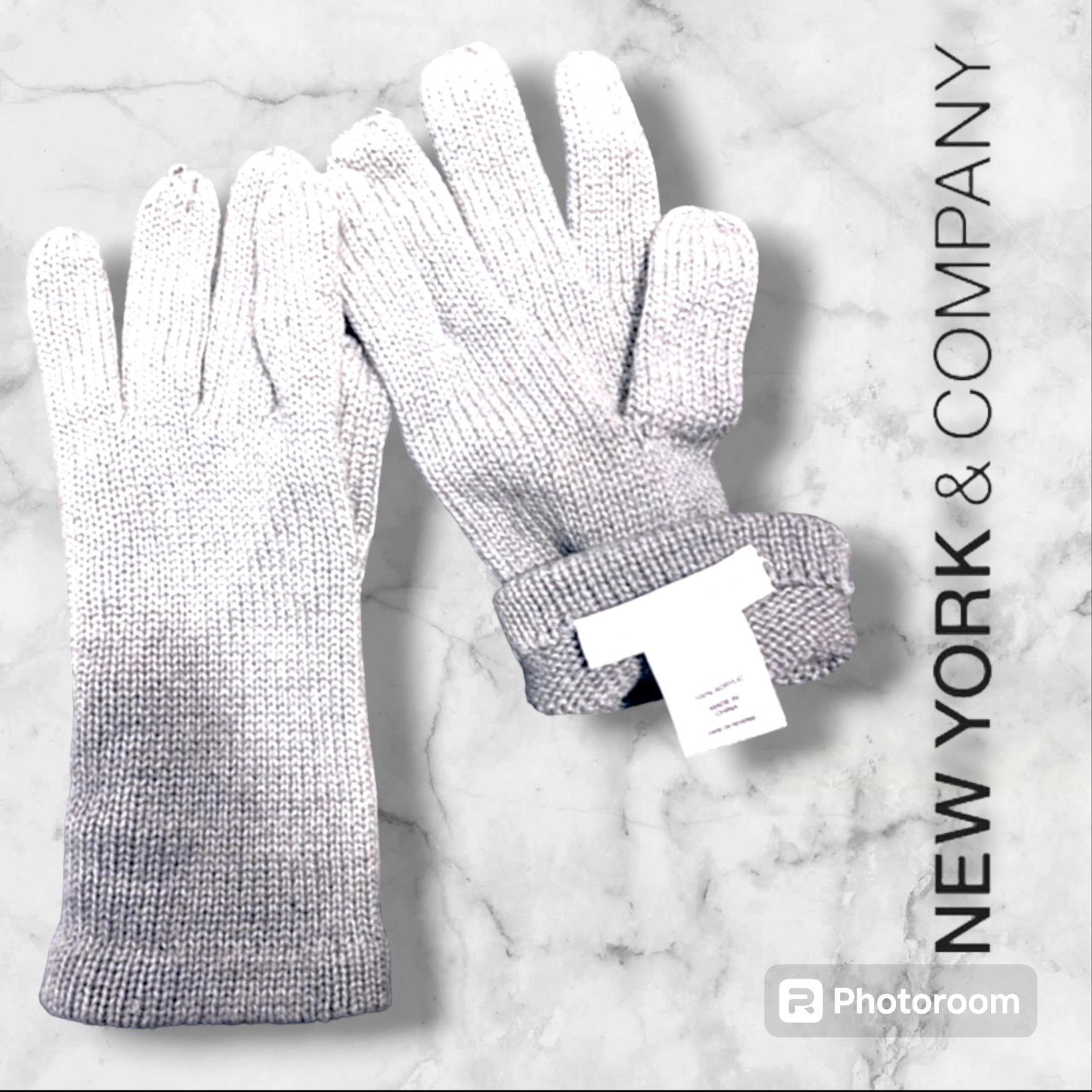 NWOT Rare Unique New York & Co Grey Wool Gloves