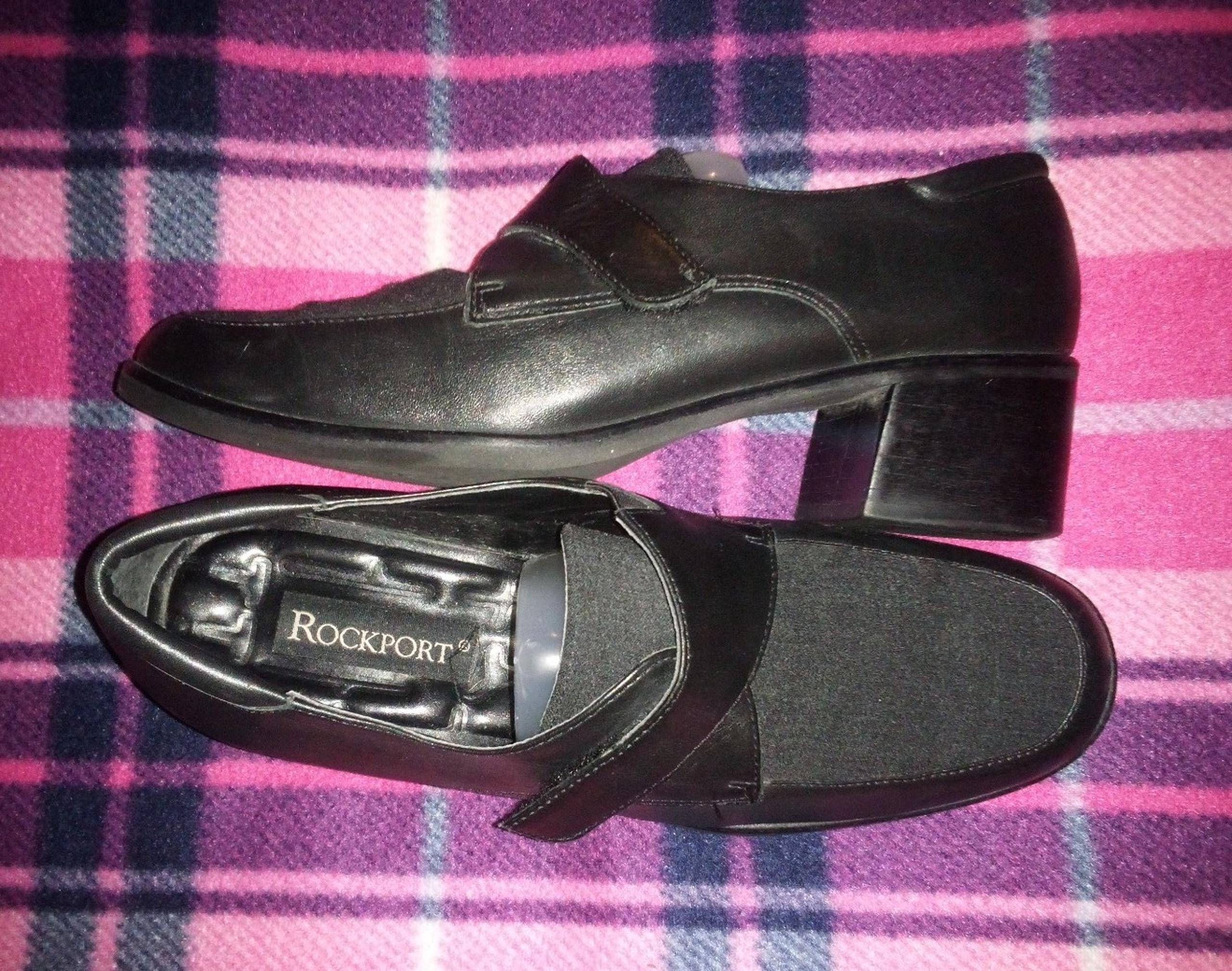 Rockport Black Leather Low Heel Loafers•Womens Size 7.5M