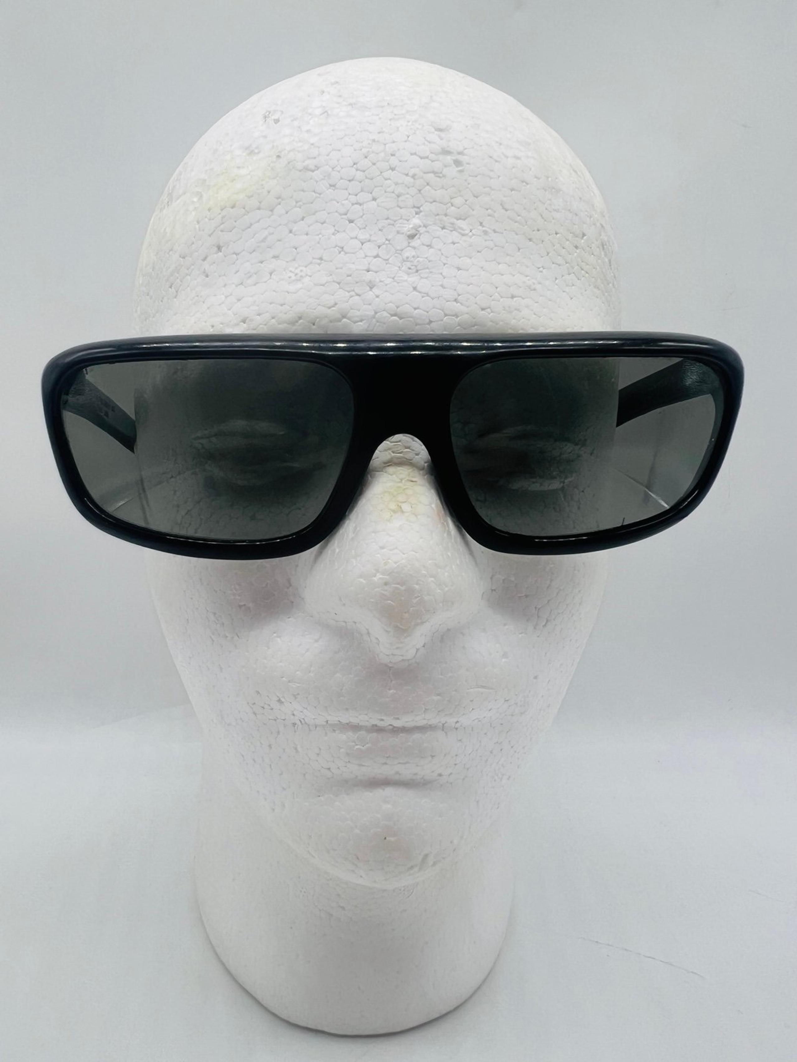 Vintage Polaroid Cool-Ray Mod Confidential 200 Men’s Sunglasses MCM Flat Top