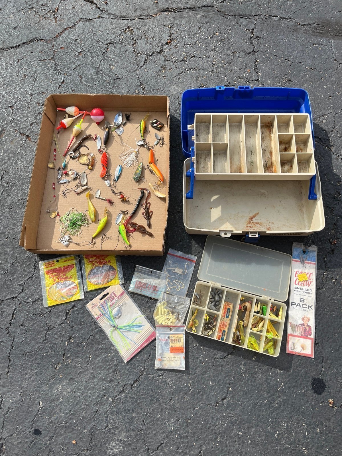 Tackle Logic 3100 Fishing Tackle Box with Lures & Stuff