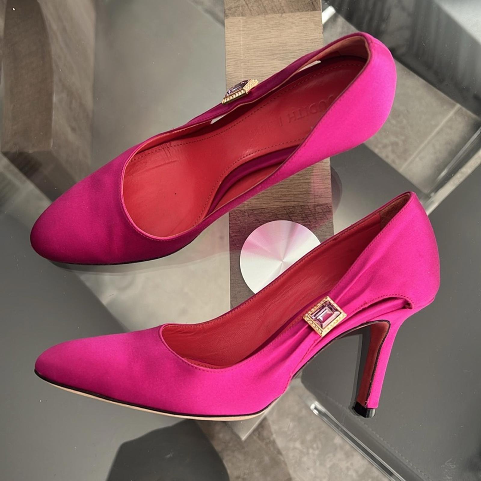 Judith Lieber Fuchsia Pumps Size 6 (Made in Italy) EXCELLENT!