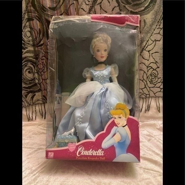 Disney Cinderella Pircelain Doll
