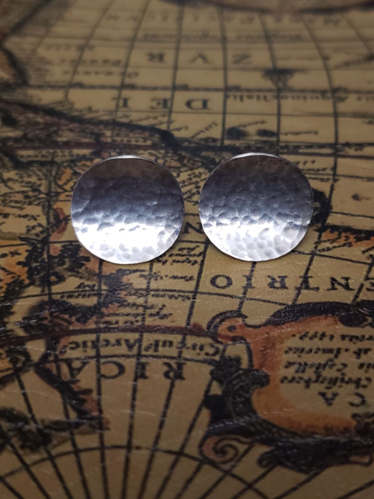 James Avery retired hammered earrings