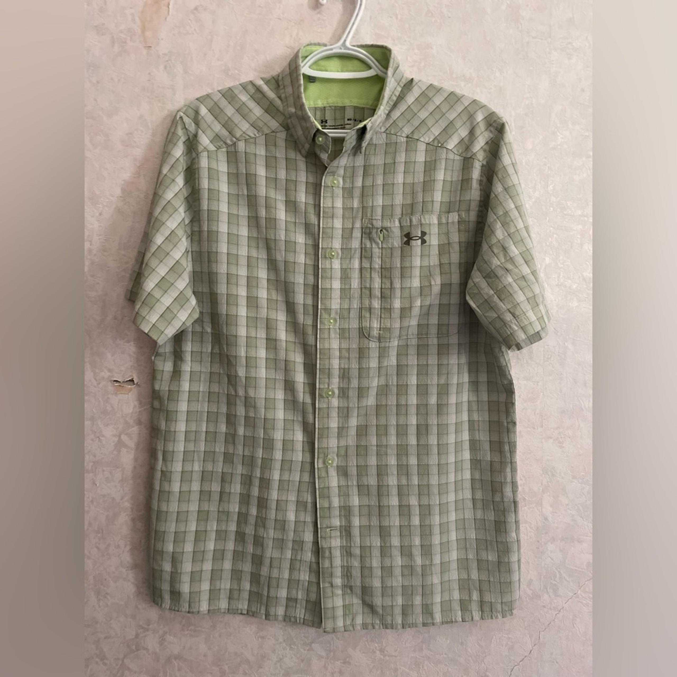 Under Armour men's medium white / green fitted short sleeve button down shirt