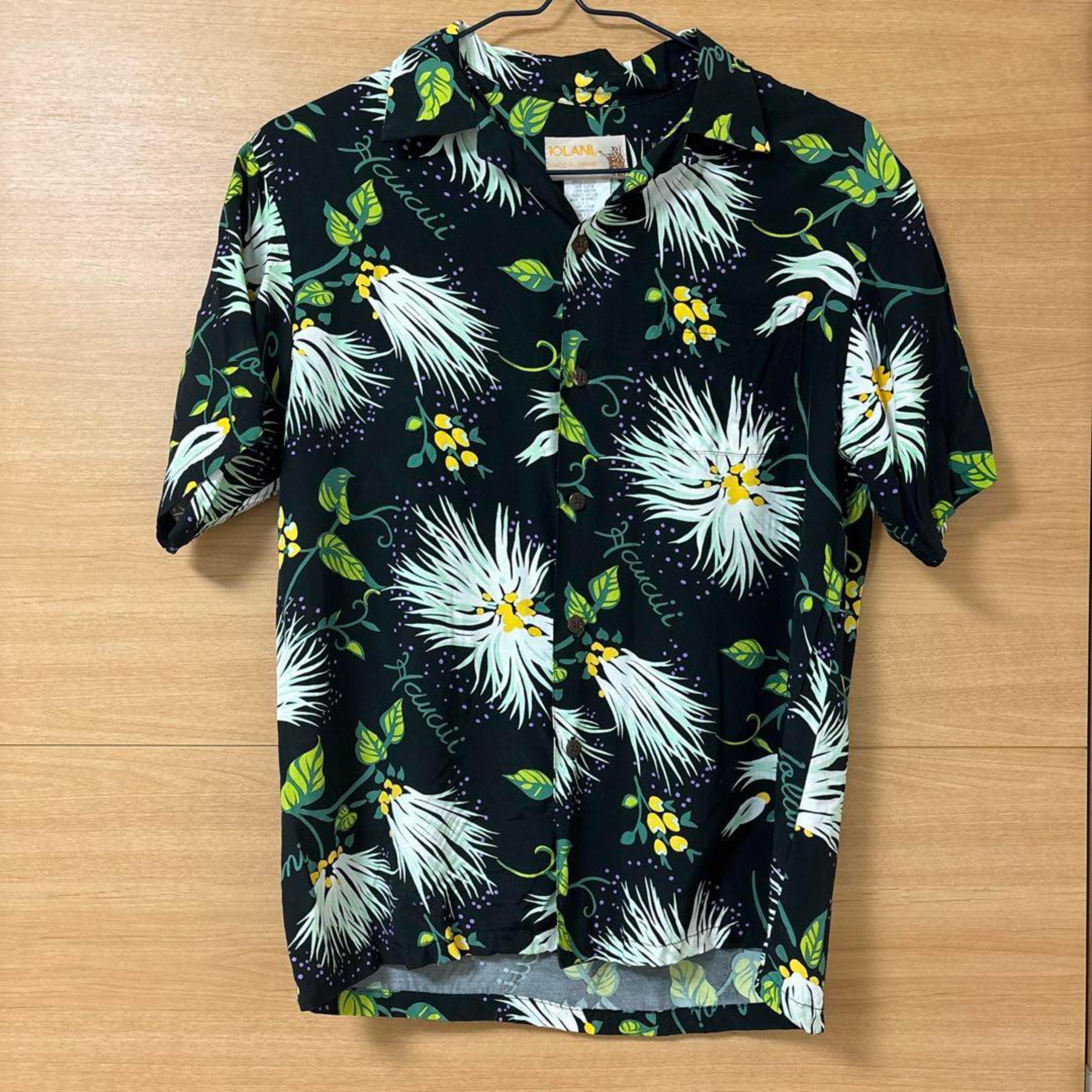 ★IOLANI★Excellent Condition L Made in Hawaii Aloha Shirt Short Sleeve Black All-Over Print Rayon