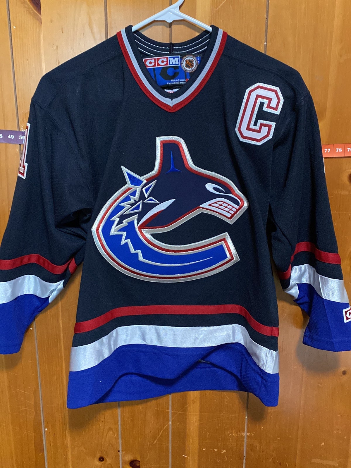 Messier Vancouver boys hockey jersey