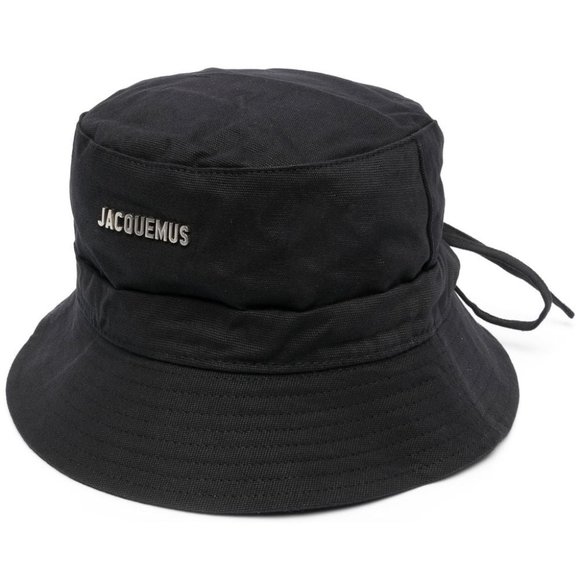 Black Jacquemus logo plaque bucket hat
