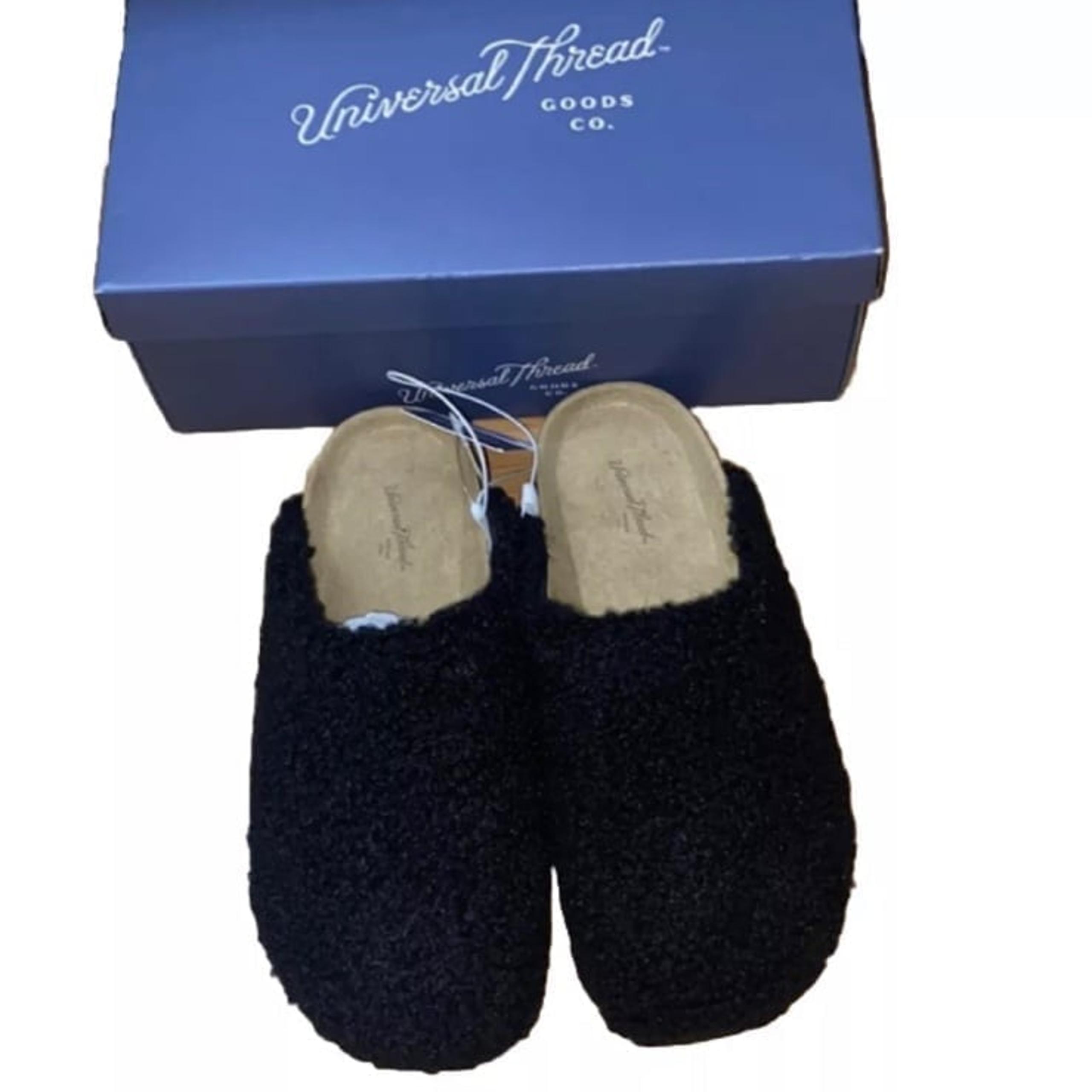 Women’s Universal Threads Bev Flat Slip-On Size 7. Brand New With Box.