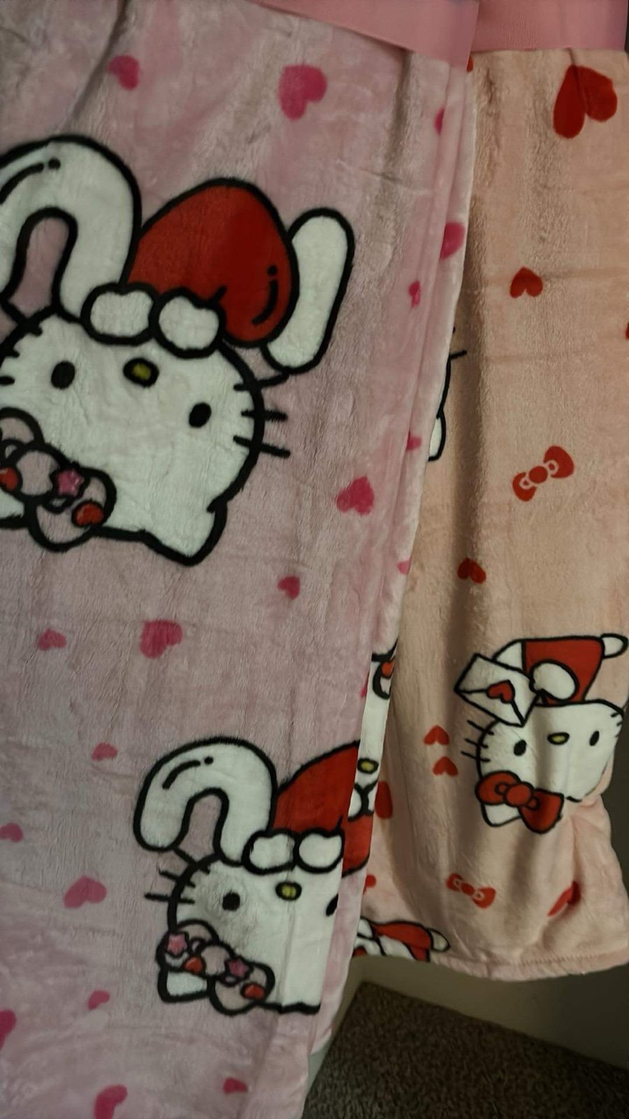 Hello Kitty valentines blanket