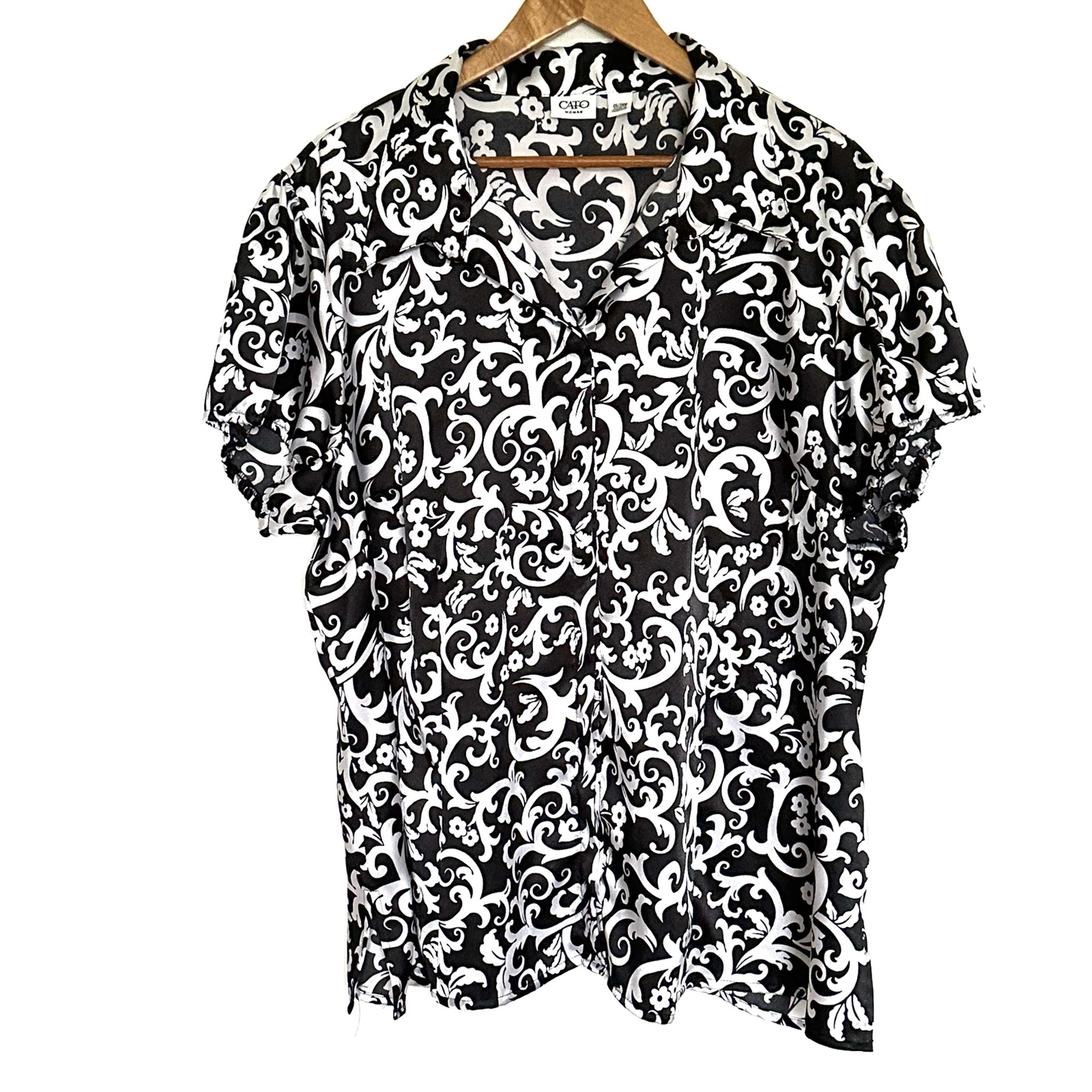 Cato Shirt Women’s Size 26/28W Button Down Short Sleeve Collared Lightweight Top