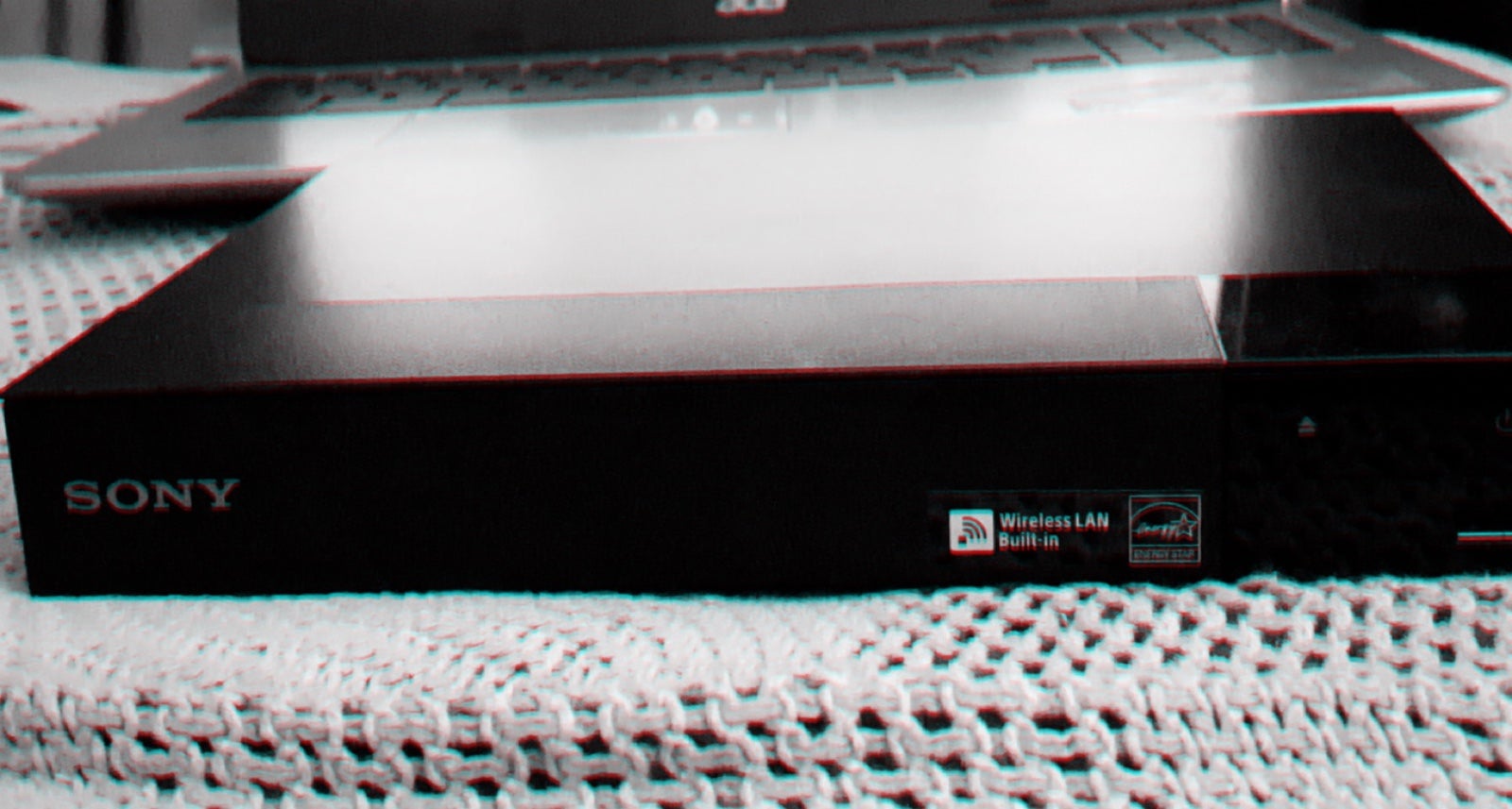Sony BLU-RAY DVD Player w/remote & chargers