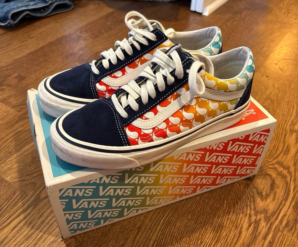 Free & Easy Old Skool Vans