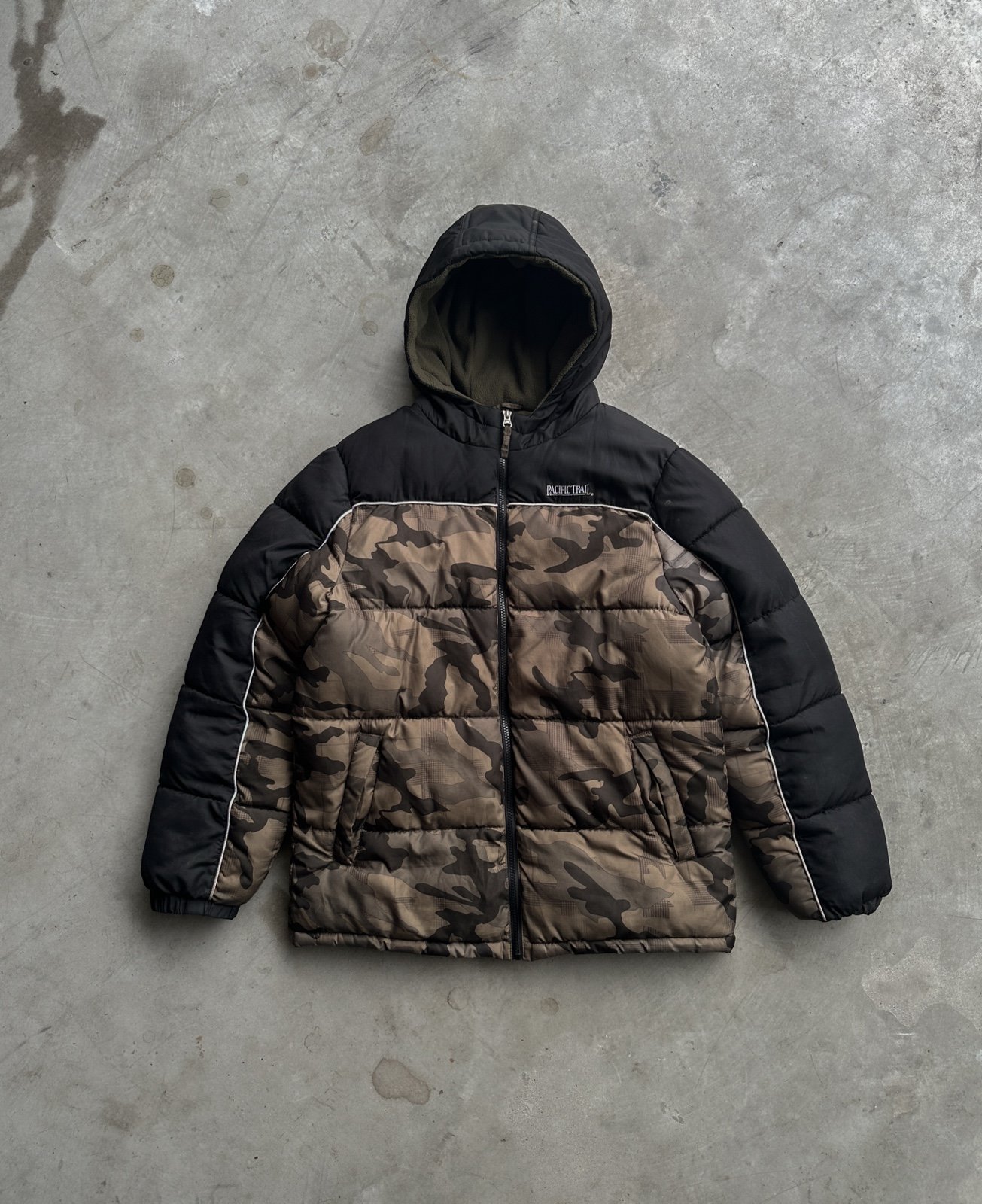 Camo Puffer Jacket - S