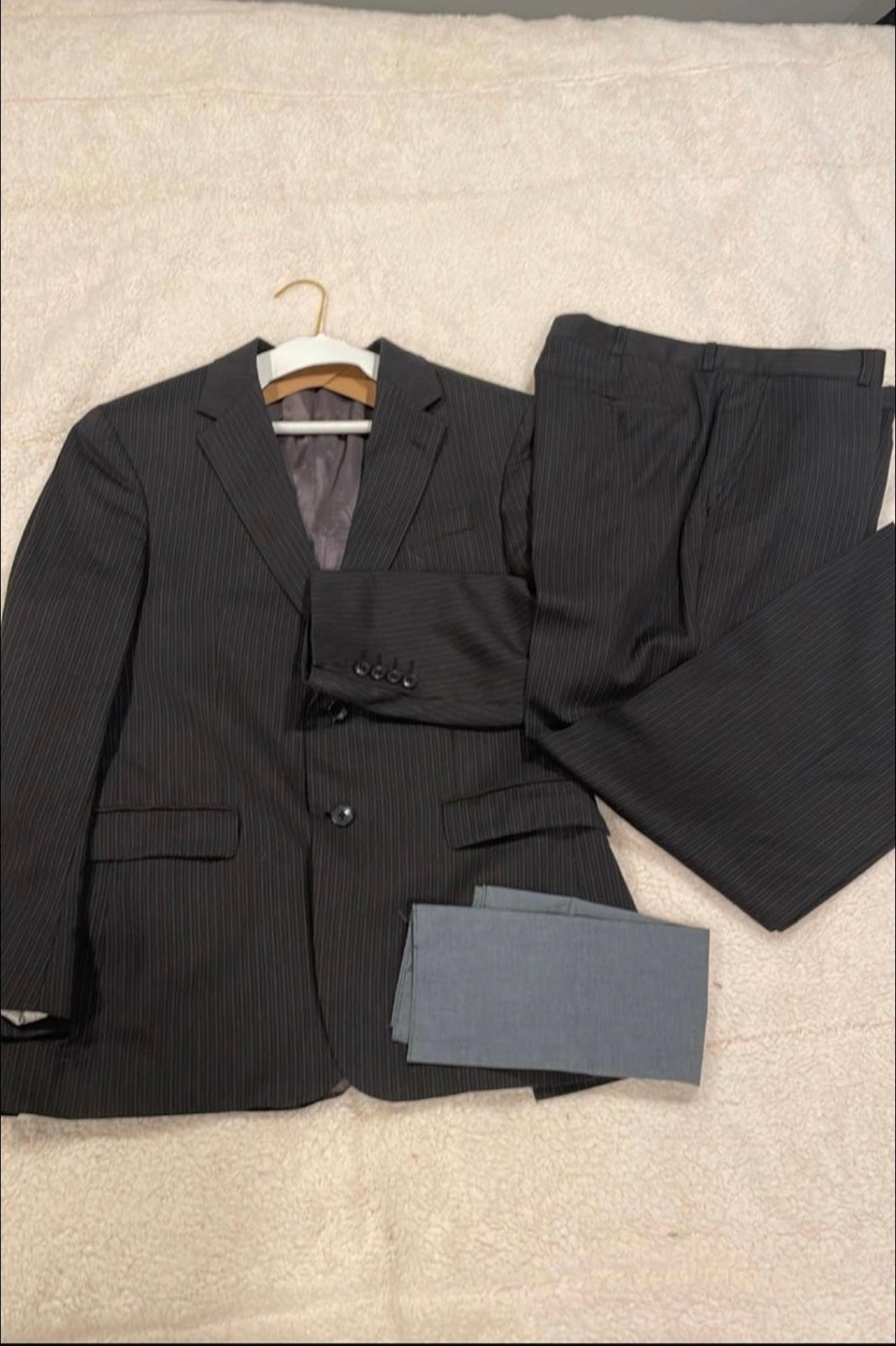 Kenneth Come Select Grey Wool Pinstripe Complete Suit Set 40s