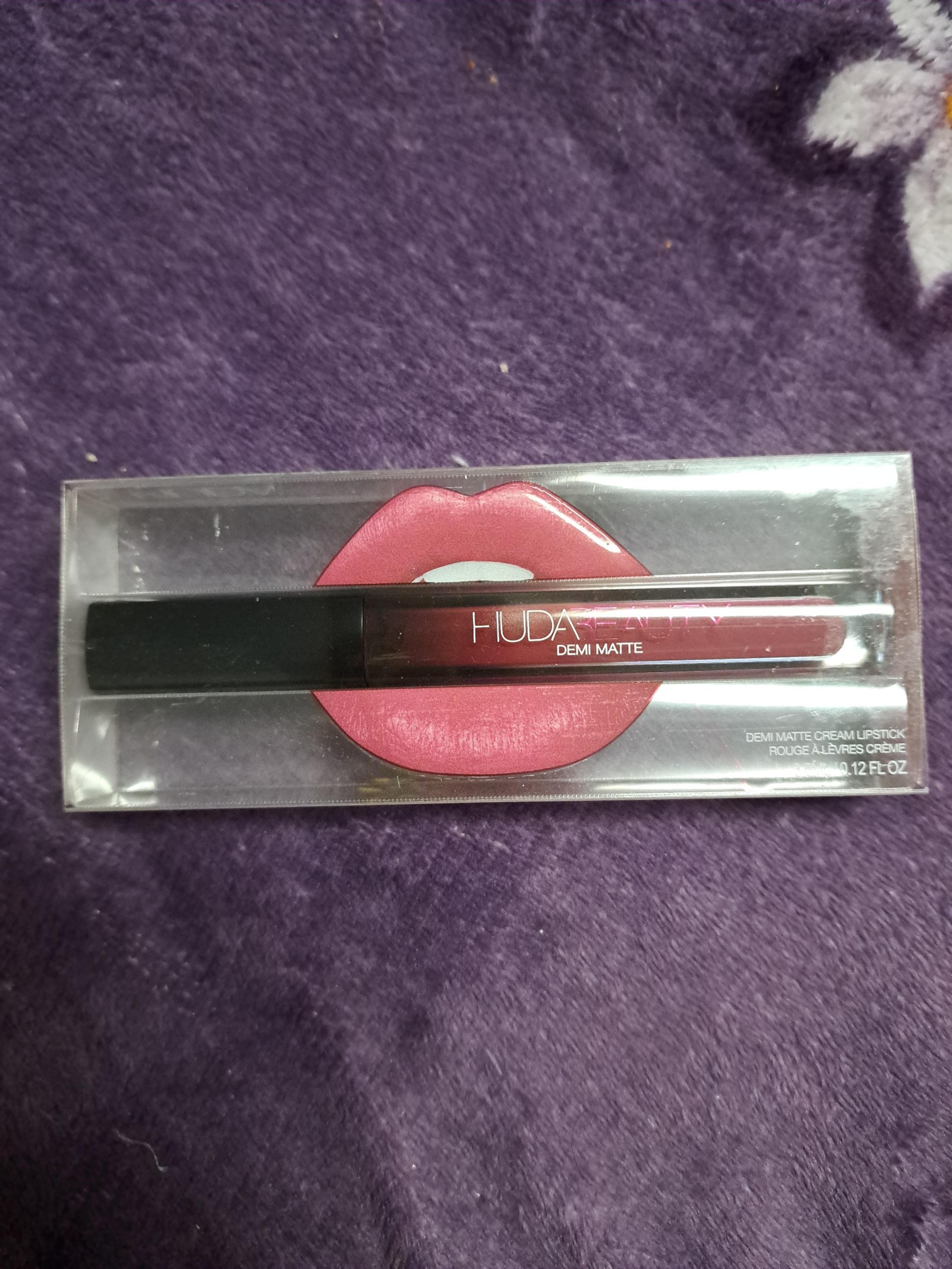 Huda Beauty lipstick