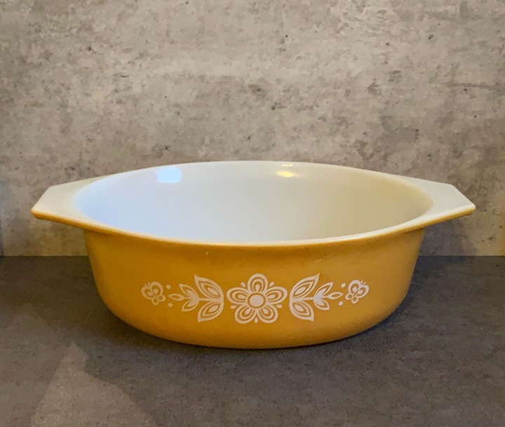 Vintage Pyrex Butterfly Gold 1.5 Quart Casserole Dish No Lid