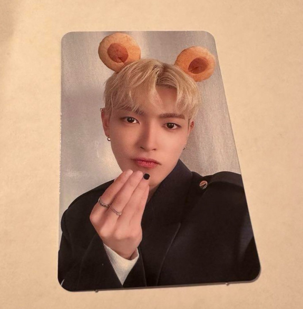 ateez x aniteez popup ANITEEZ IN ILLUSION hongjoong Photocard 3