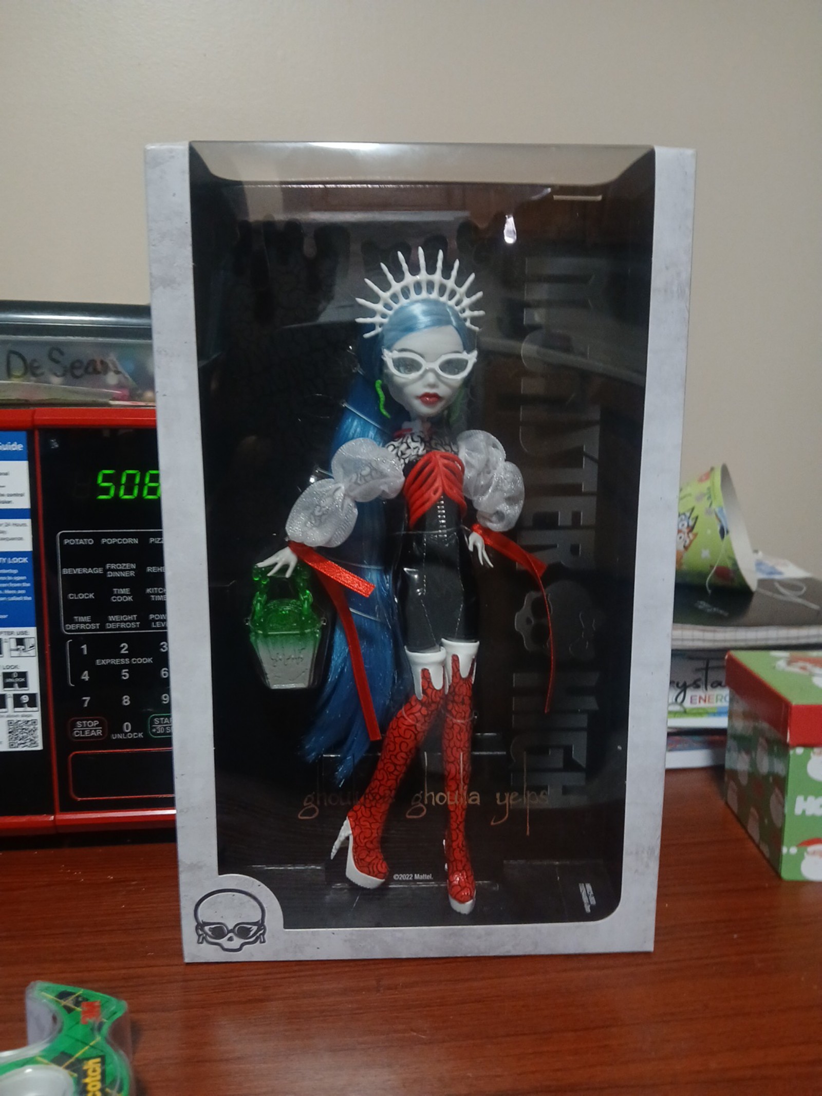 Ghouluxe Ghoulia Yelps