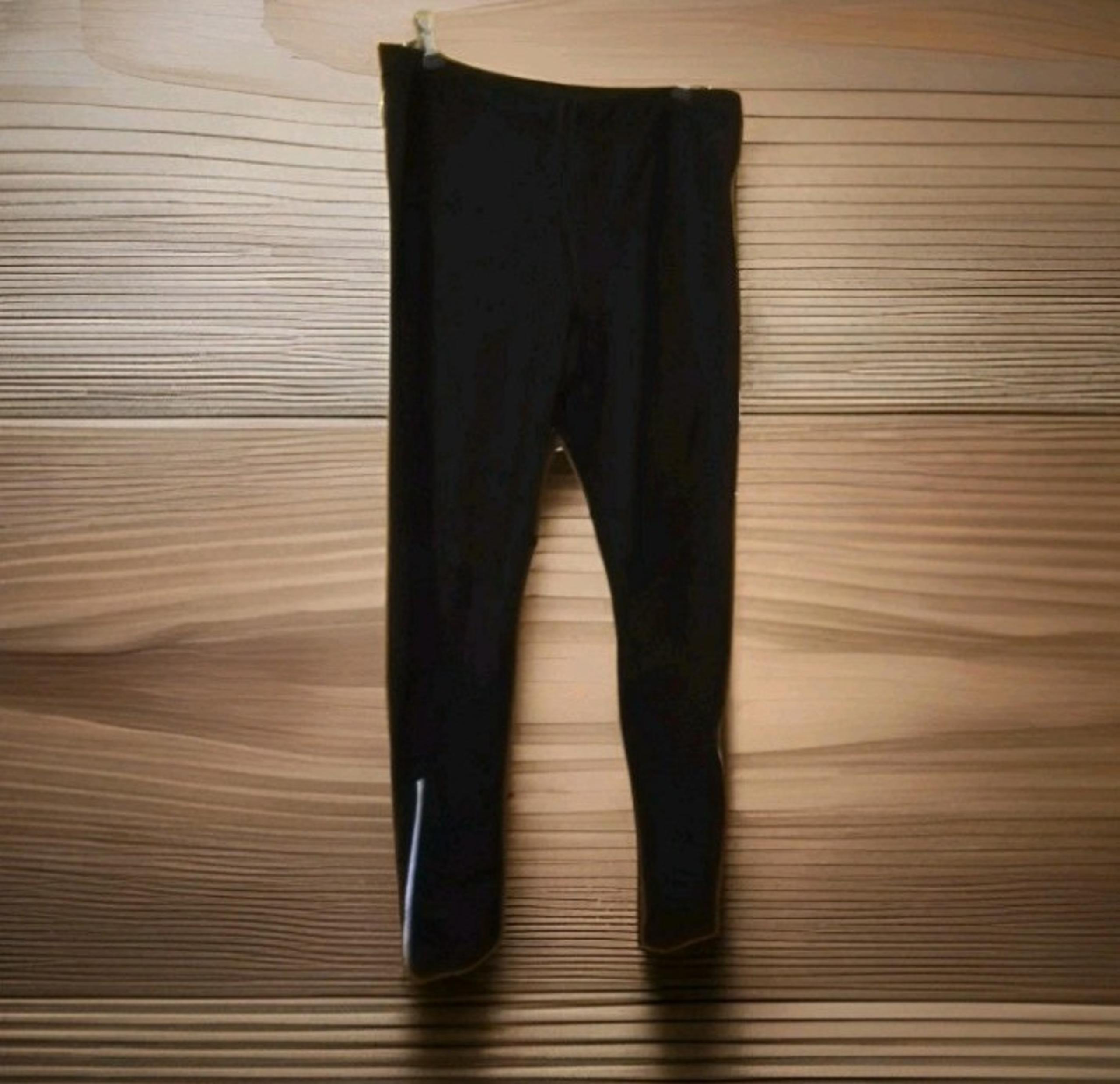 North face Black Women's L Vapor Wick Black Leggings Back Zip Pocket Athletic