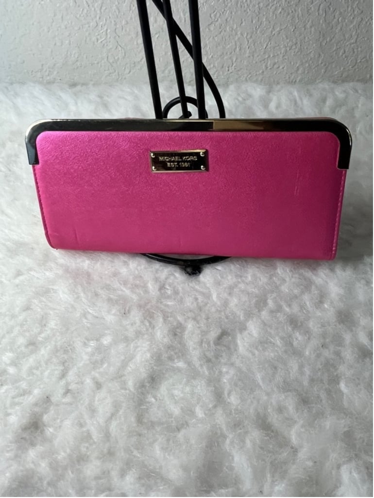 Michael Kors Pink Hard Case Wallet organizer Clutch