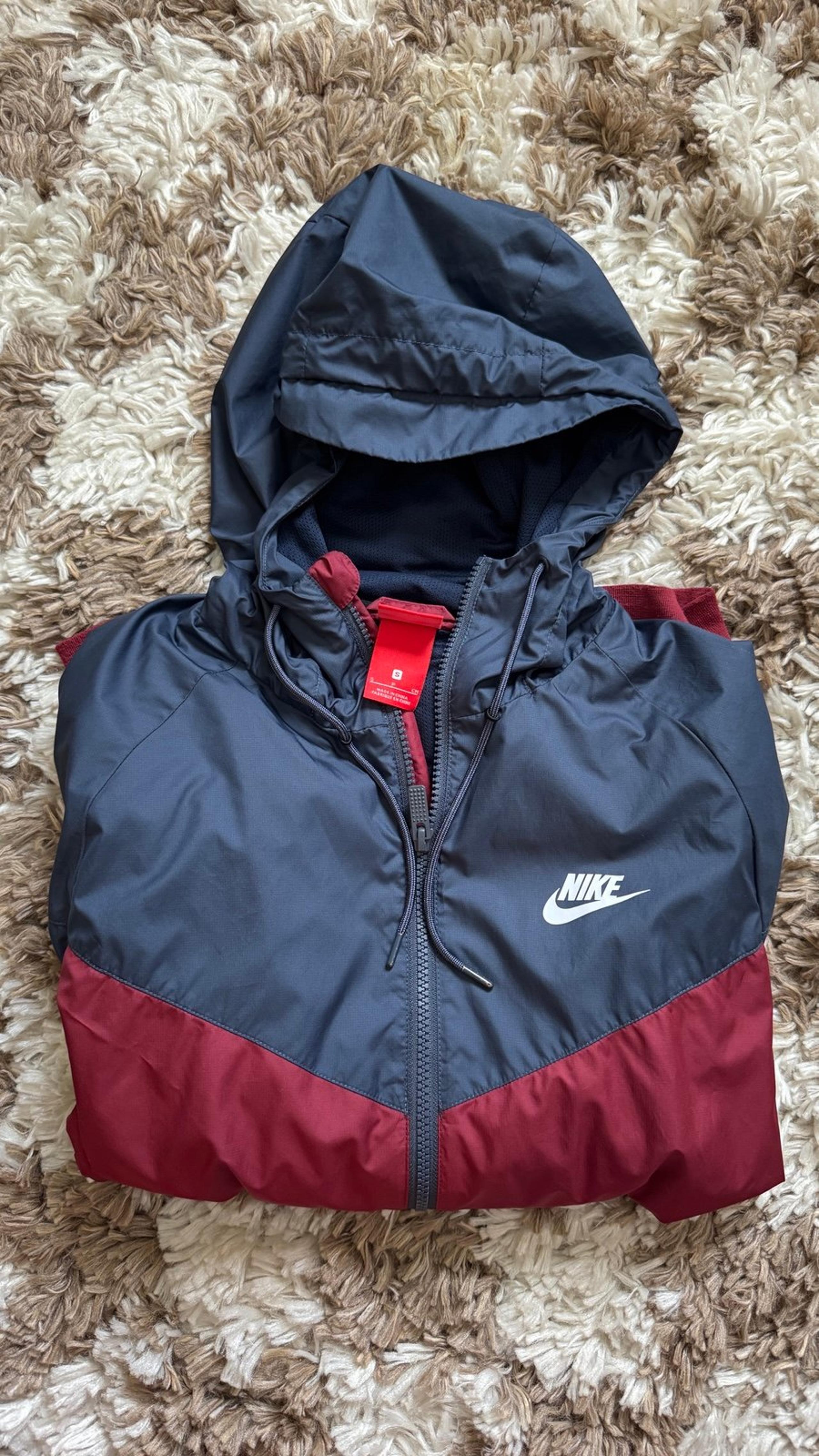 Nike Running Jacket Size Small