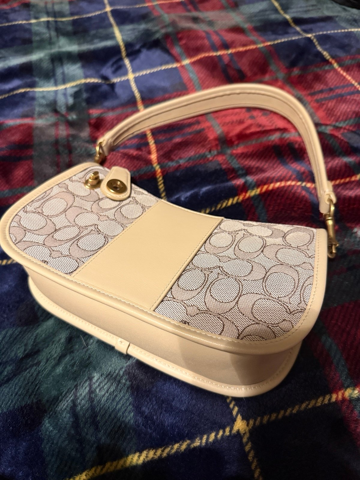 Coach swinger - signature jacquard