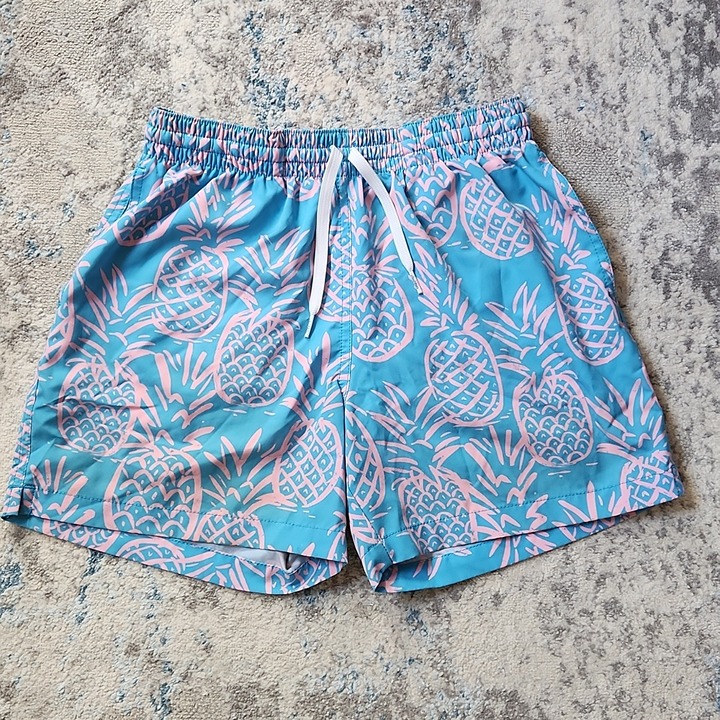 Chubbies Men's Size Small Swim Trucks 5.5 Inseam Pineapples Summer Beach