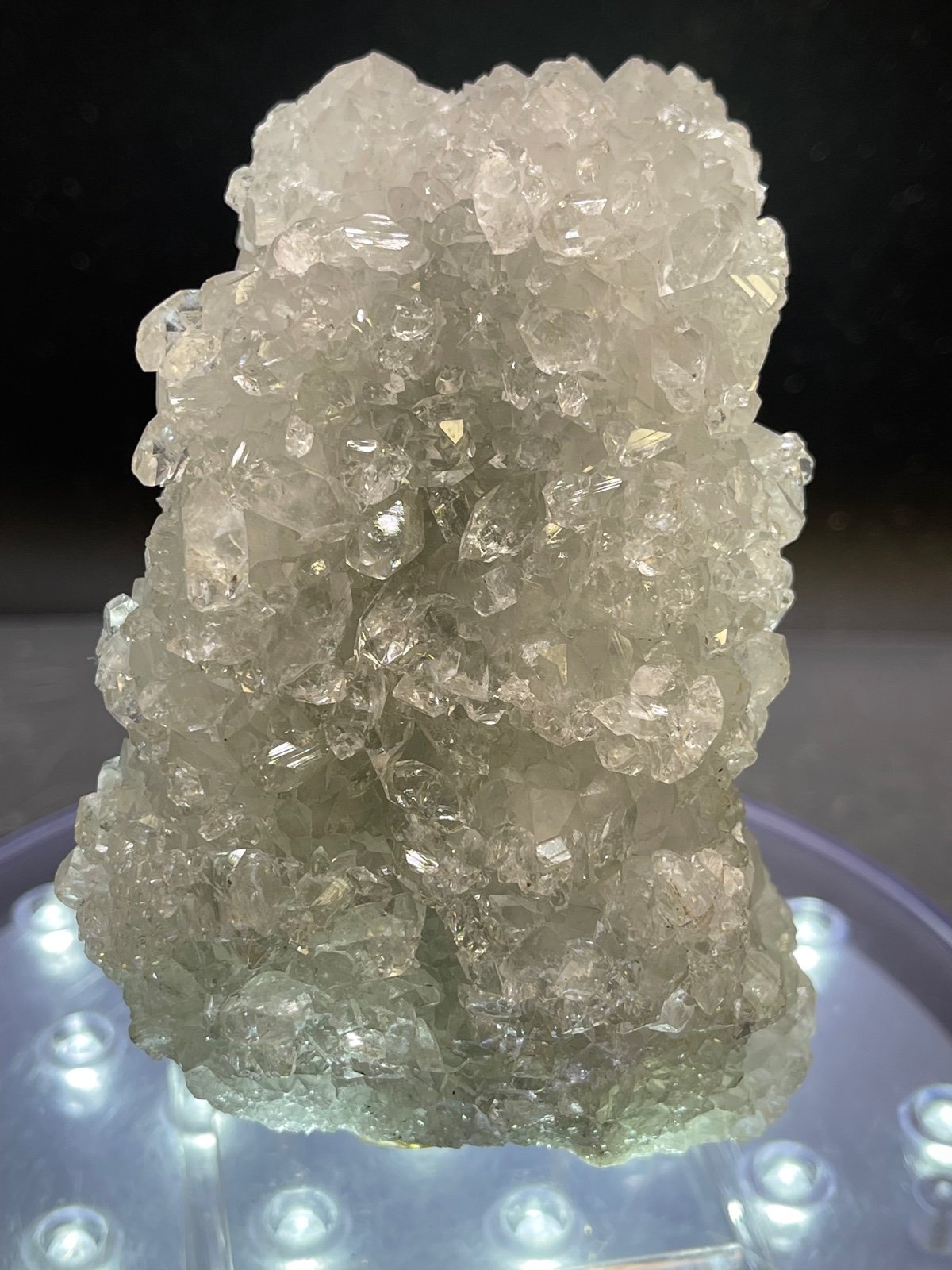 Amazing sparkly apophyllite specimen with hundreds of transperant crystals 376g