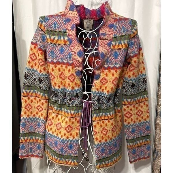 Nice women Thursday Island Wool Blend Cardigan with elephant accent size small G