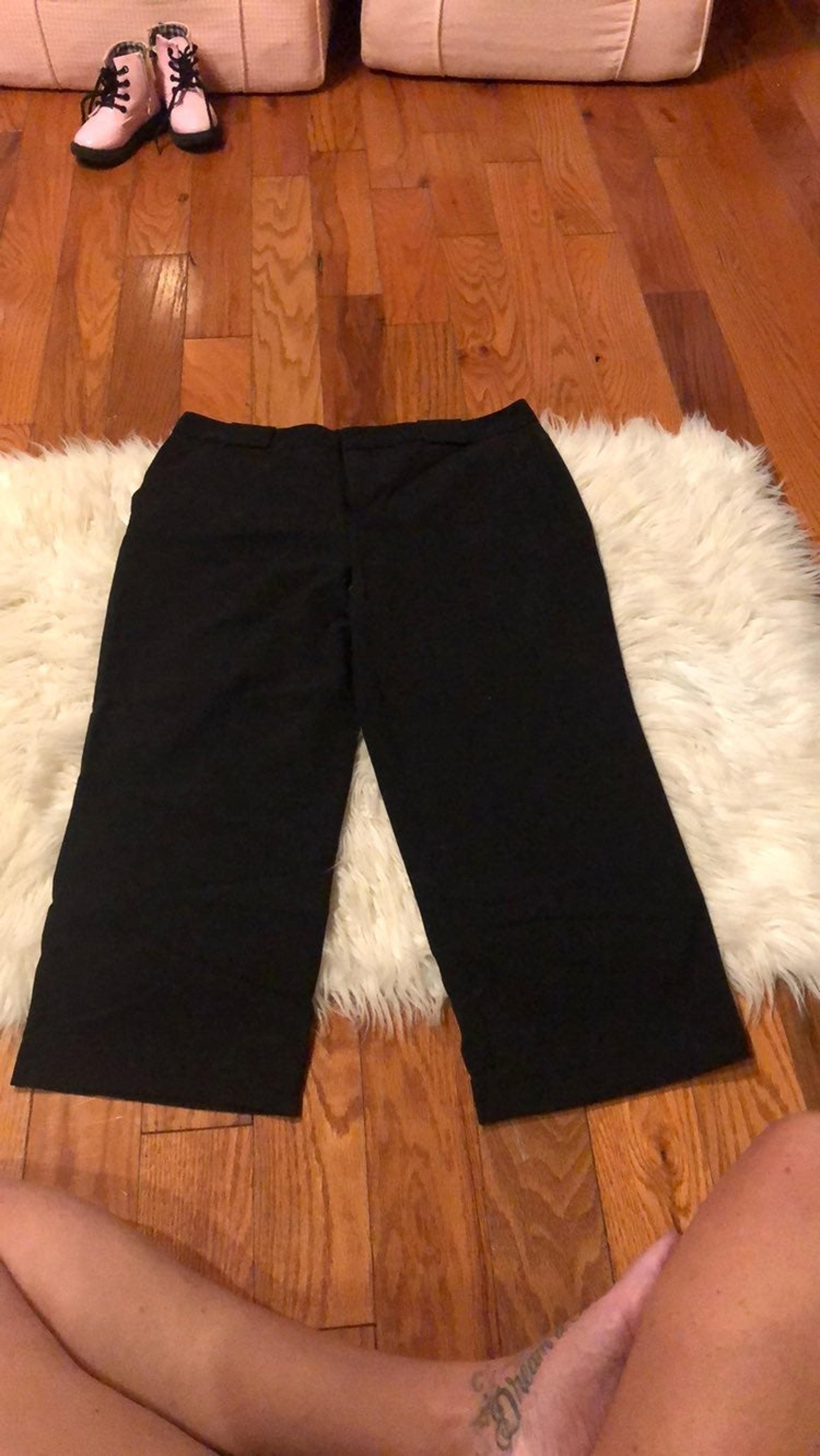 Daisy Fuentes cropped slacks