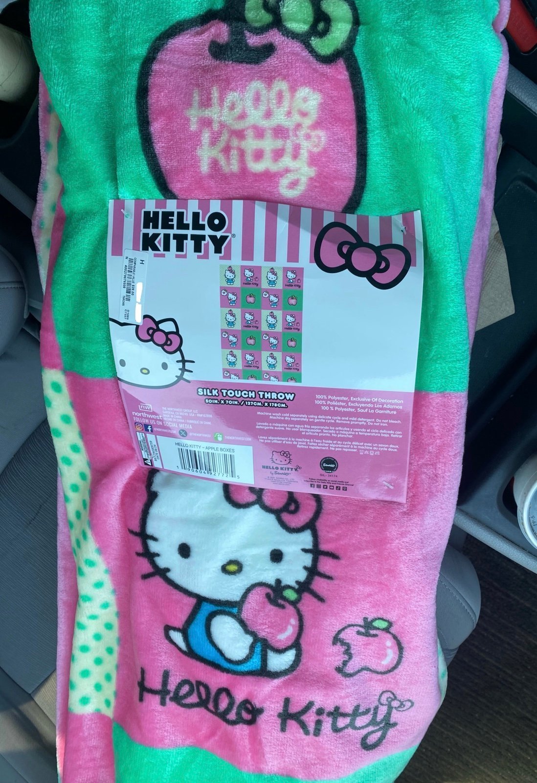 Hello Kitty blanket apple boxes