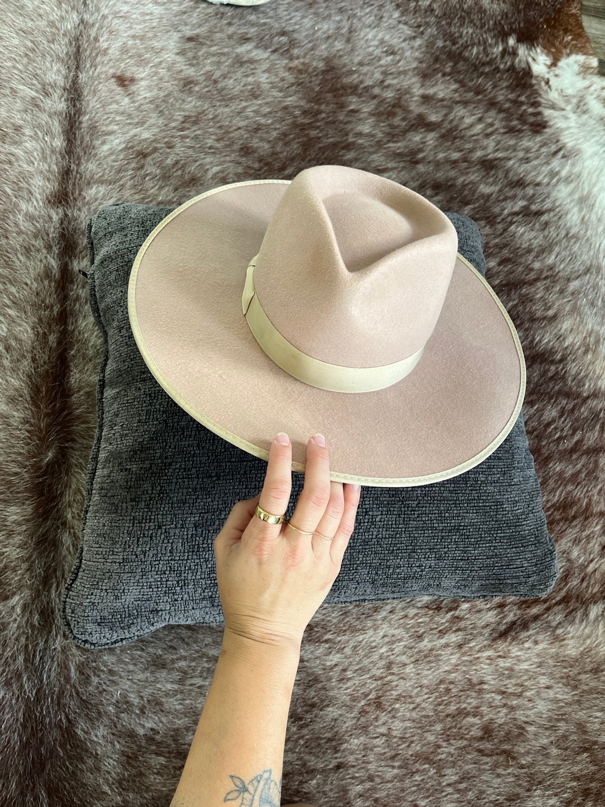lack of color hat