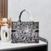 Stylish shoulder Messenger bag handbag big capacity cosmetic bag