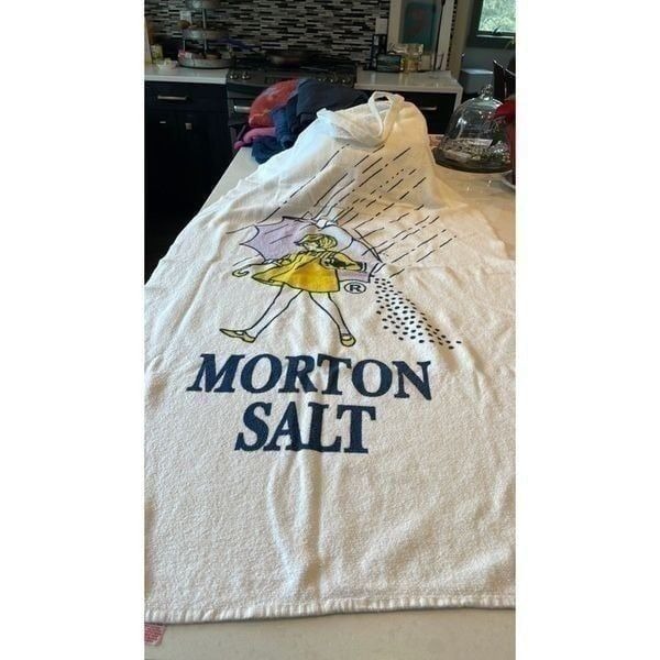 Morton salt vintage beach towel folds into carry tote , super cute. Excellent