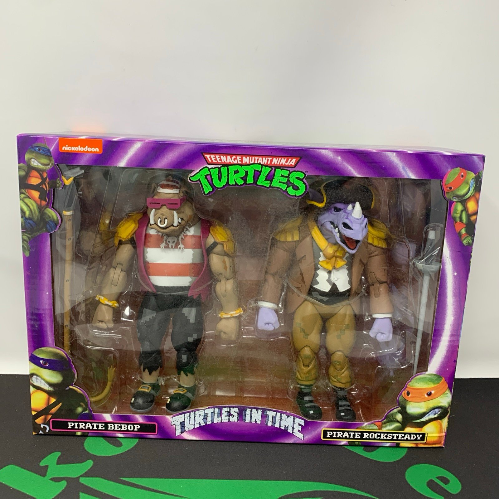 TMNT Turtles In Time Pirate Bebop Pirate Rocksteady NECA