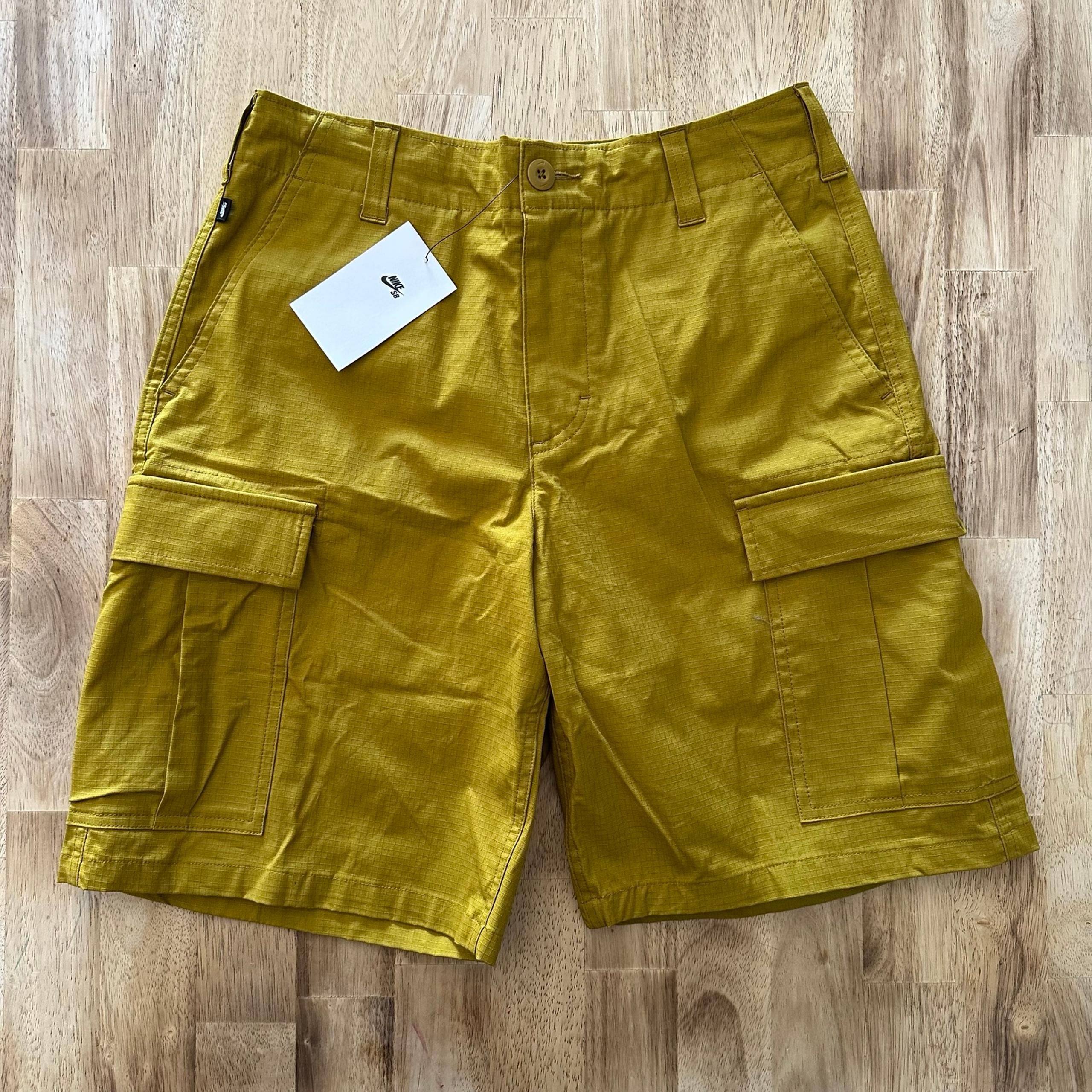 Nike SB Kearny Men's Cargo Skate Shorts Bronzine Mens Size 30 FQ0424-716