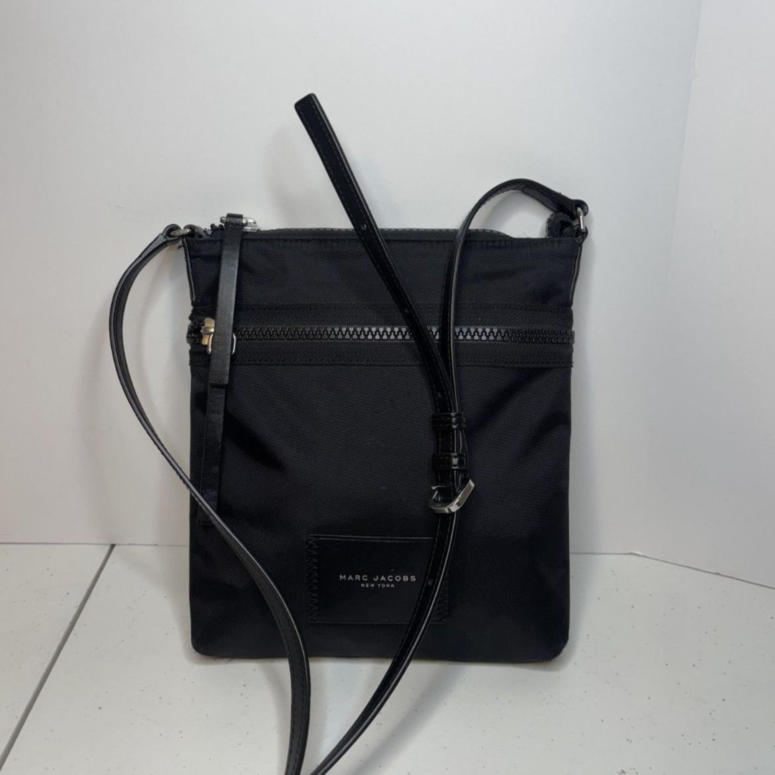 Marc Jacobs Nylon Leather Crossbody Bag Black  Zip Adjustable Womens Designer