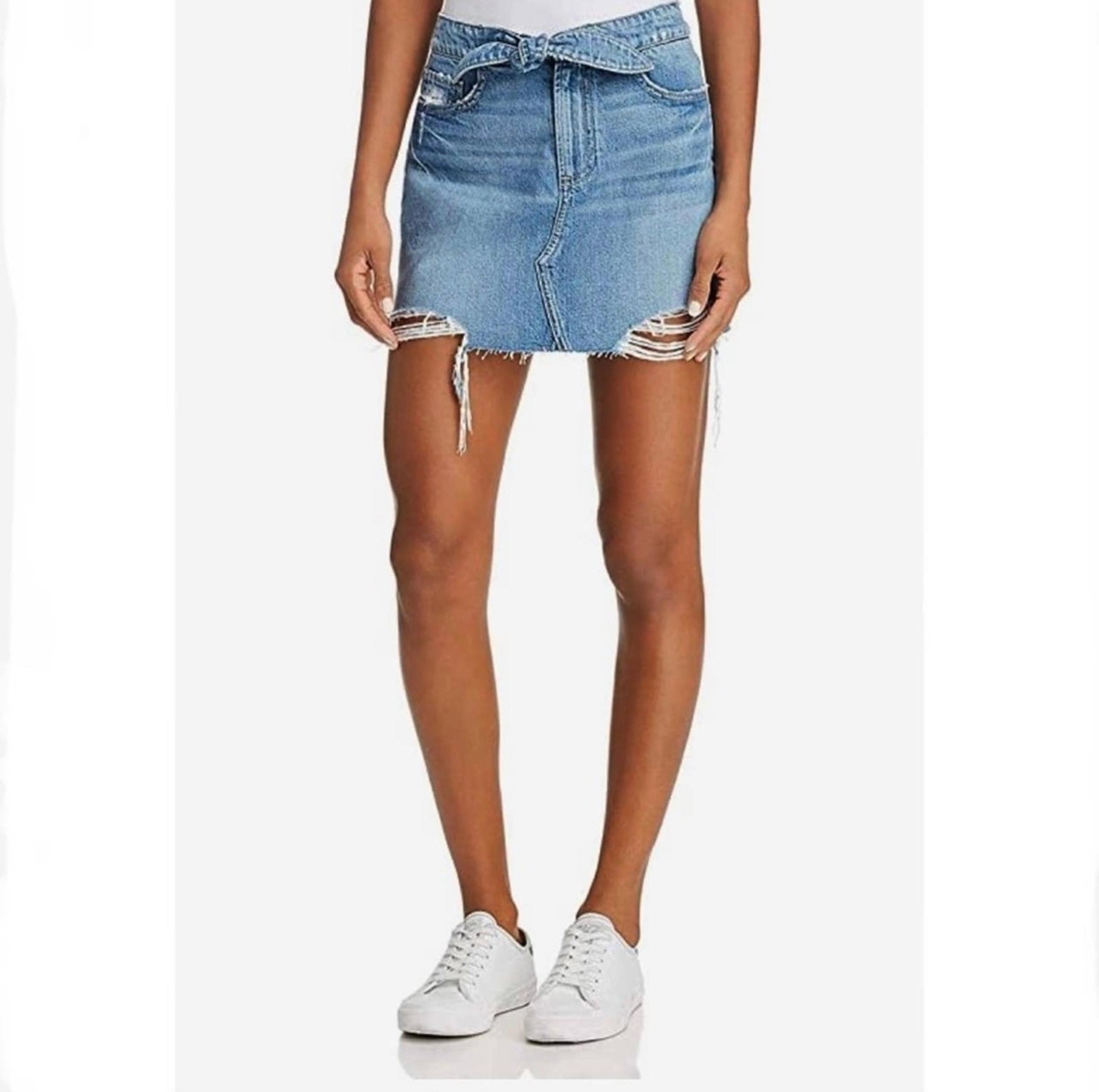 Paige women’s blue jean frayed mini skirt with tie belt size 26