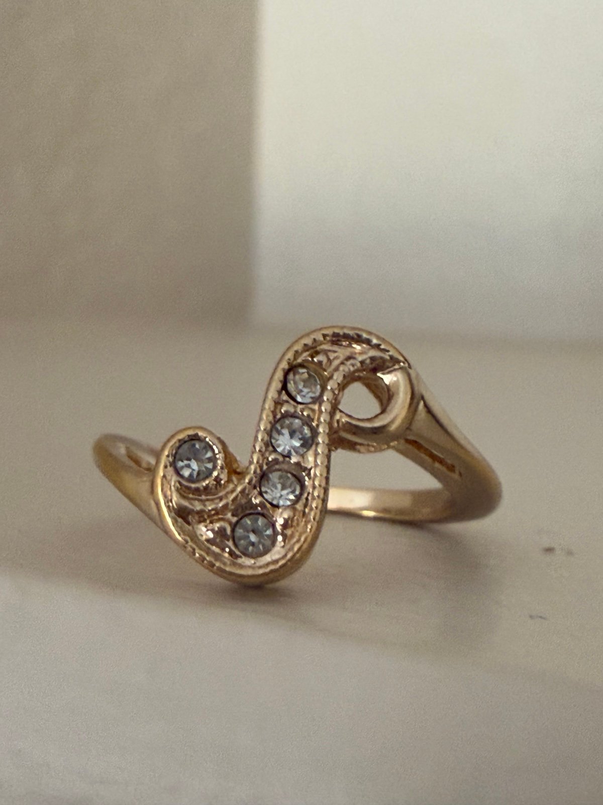 Vintage Avon Letter “S” Ring Gold Tone With Rhinestones Size 5