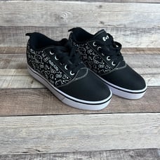 Hello Kitty heelys