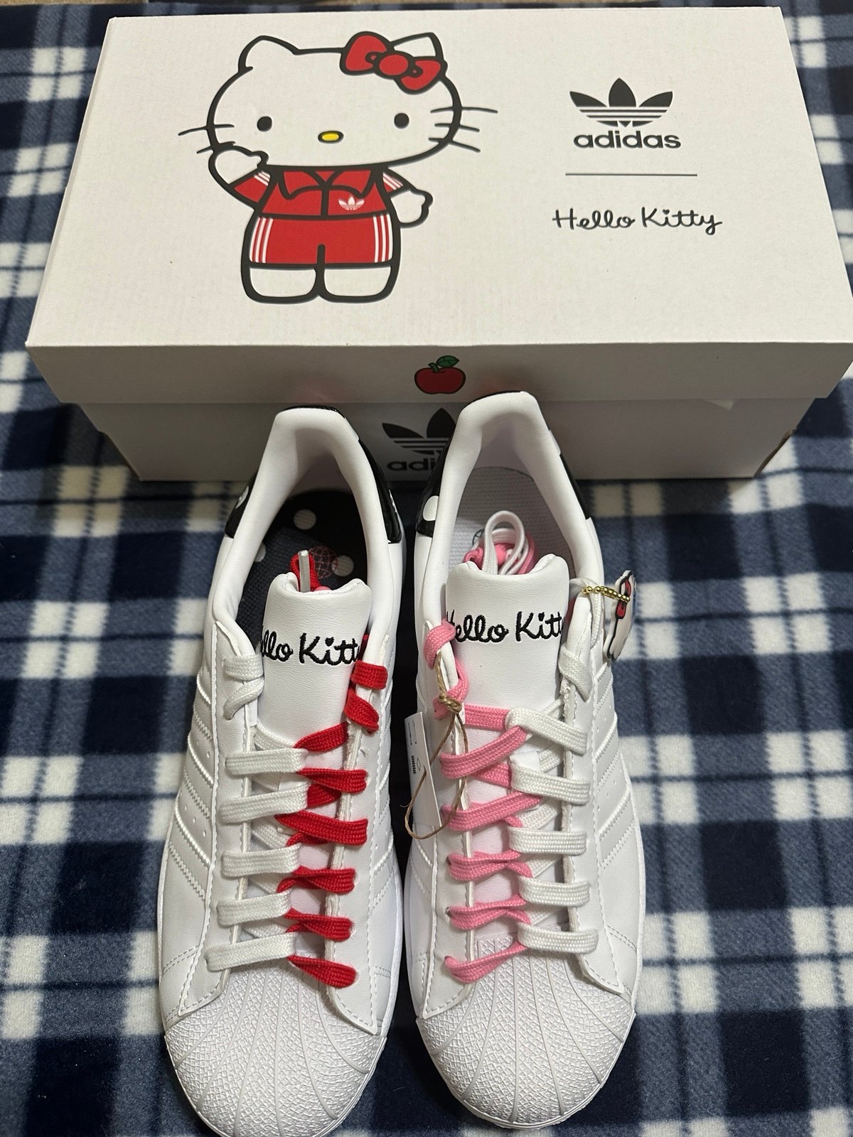 hello kitty superstar size women 8