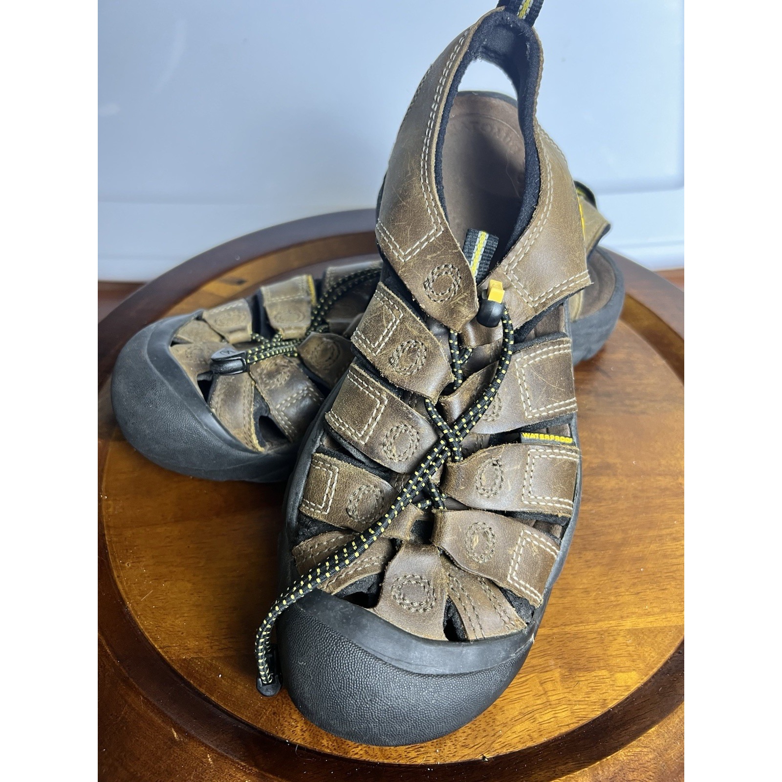 Keen Newport Brown Leather Sandal Waterproof Outdoor Hiking Mens 9 Closed Toe