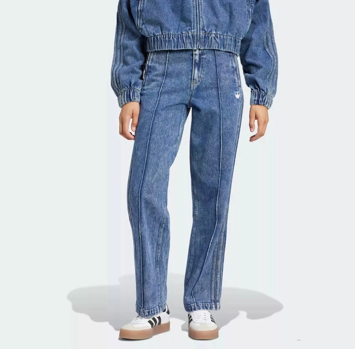 RARE Adidas Originals Size 24 PREMIUM ESSENTIAL JEANS LIGHT DENIM IW5758