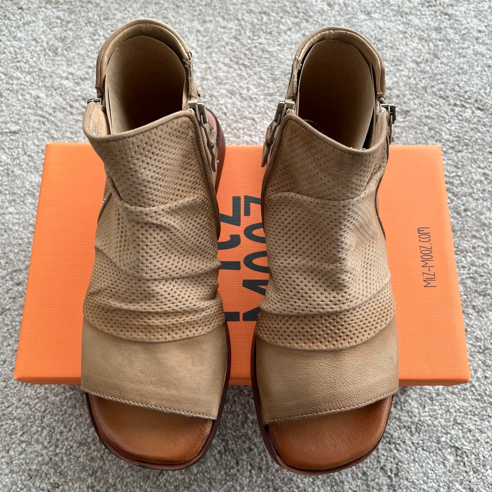 Size 39 Miz Mooz Goddess Sandals