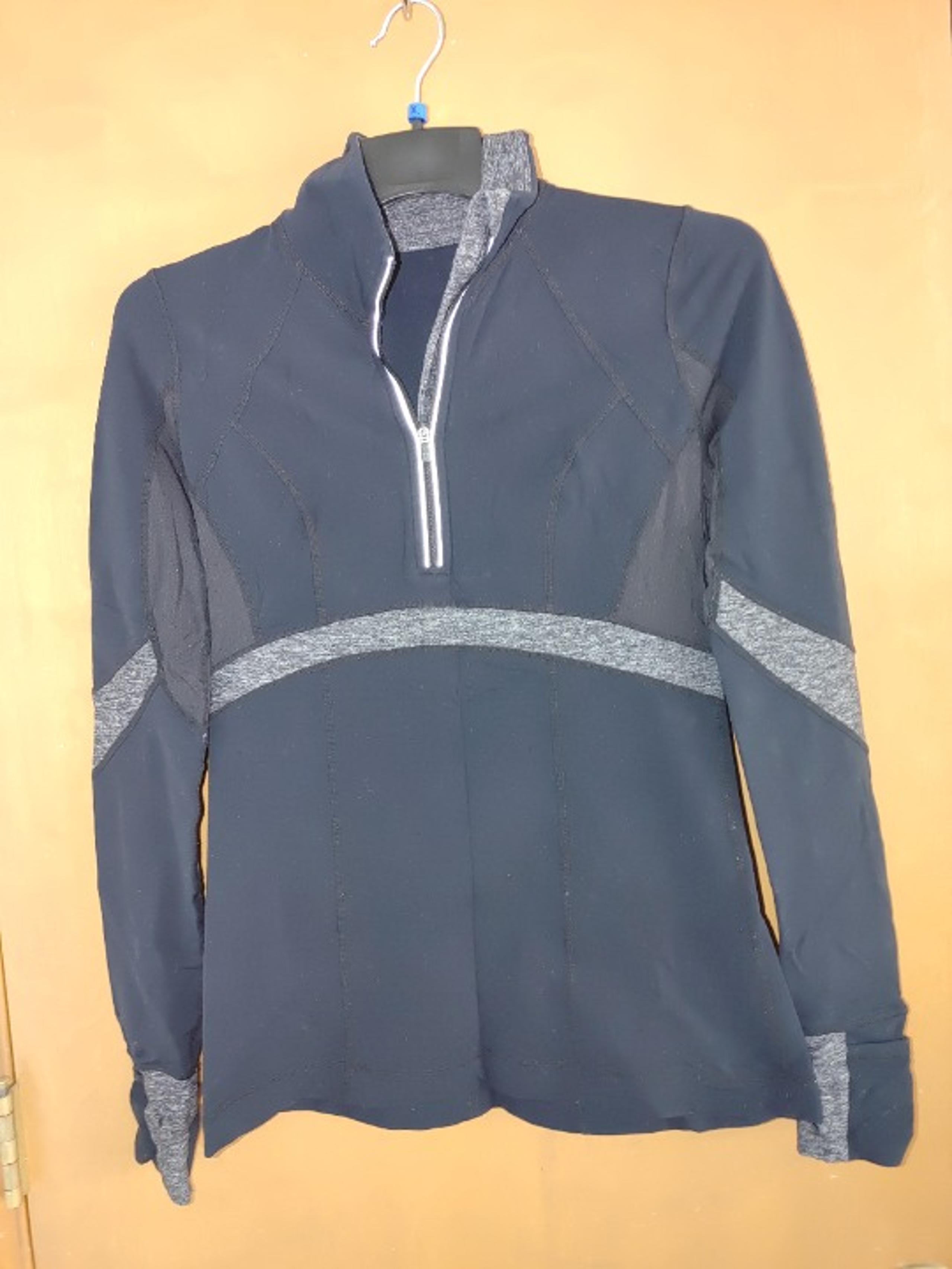 LULULEMON Woman Long Sleeves Hole Thumb 1/4 Zip Key Pocket Sweatshirt Size 8 Use