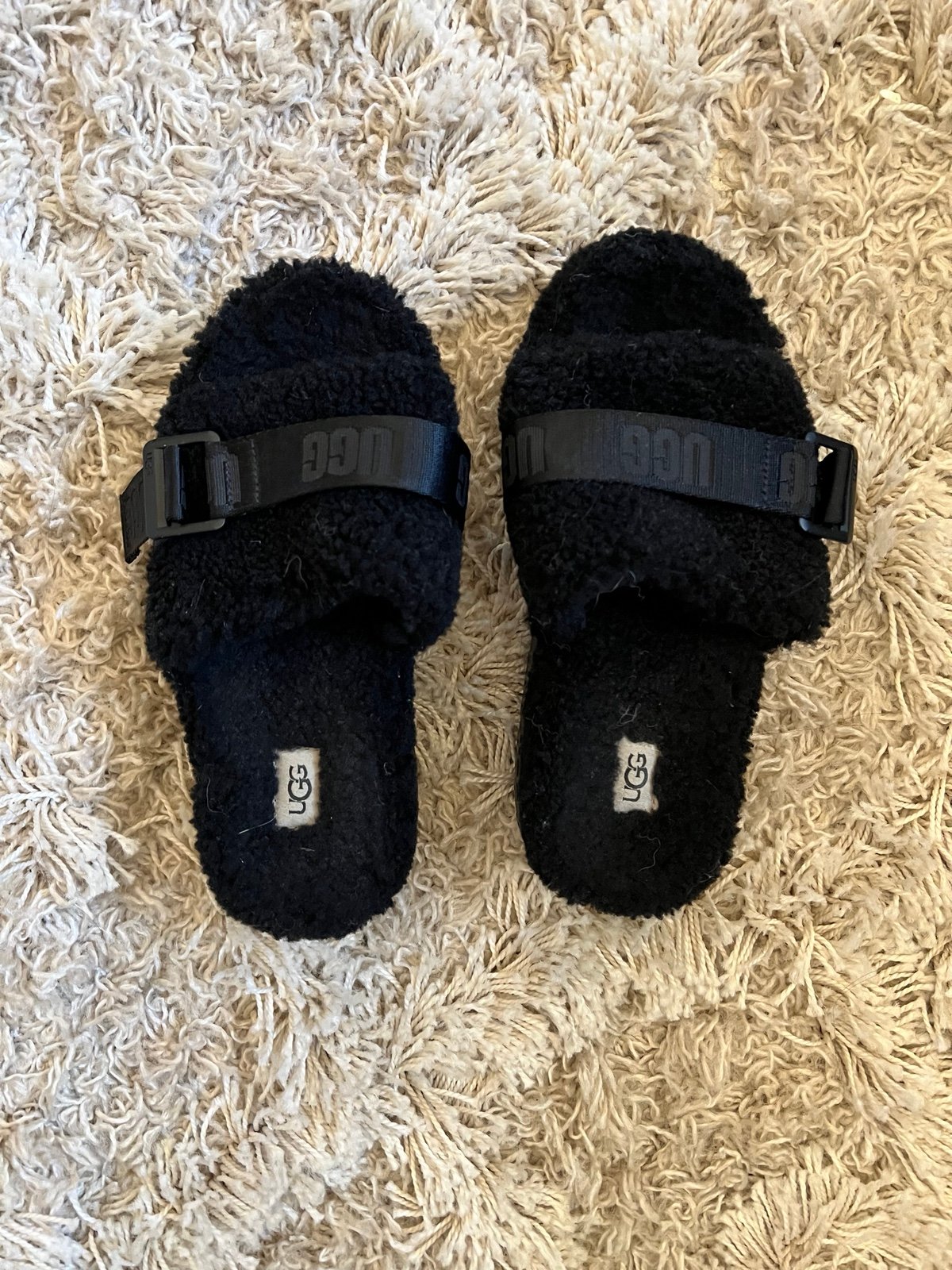 UGG Fluffita Flatform Slide 6M