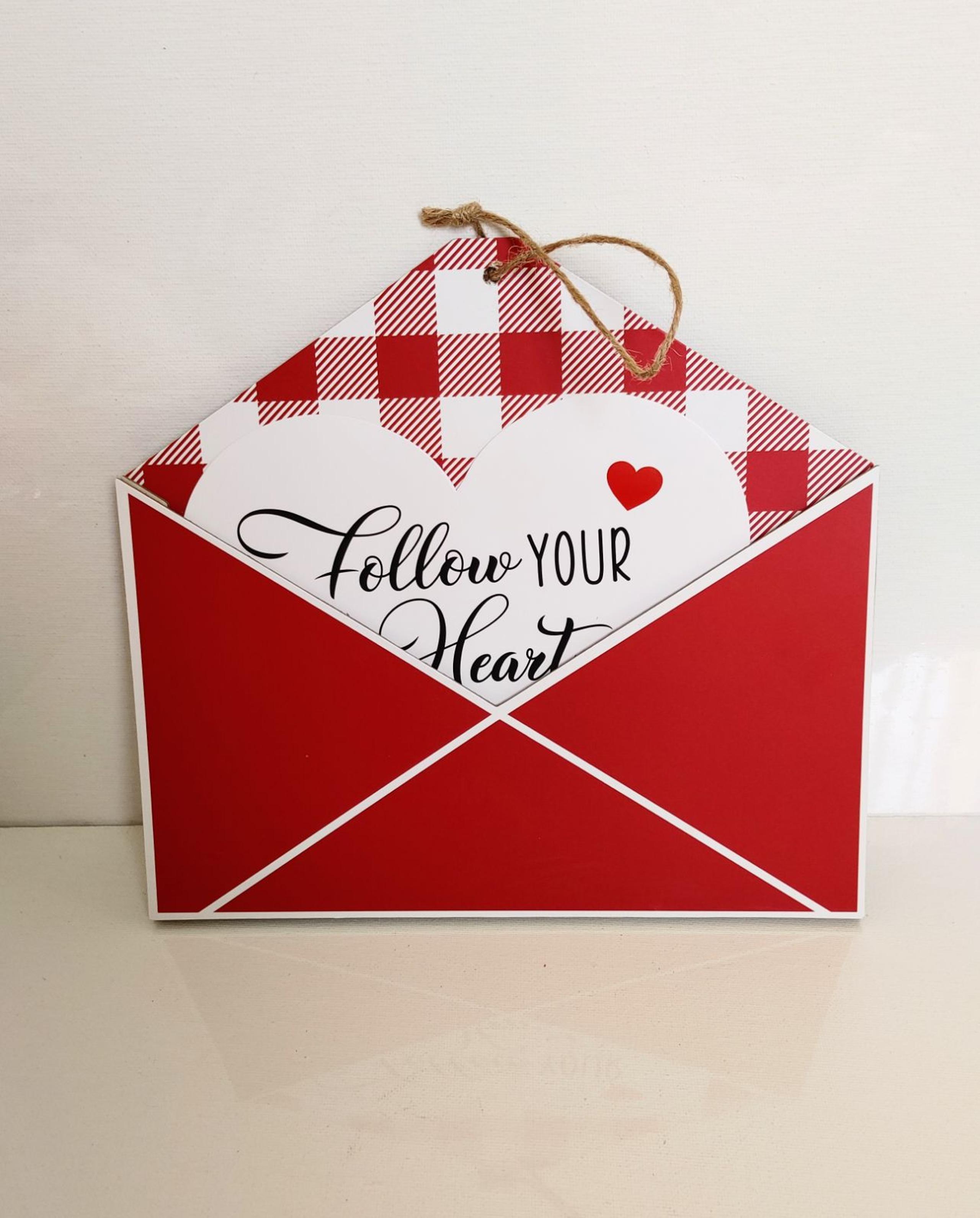 Valentines Day Tier Tray Decor Love Nail Pocket