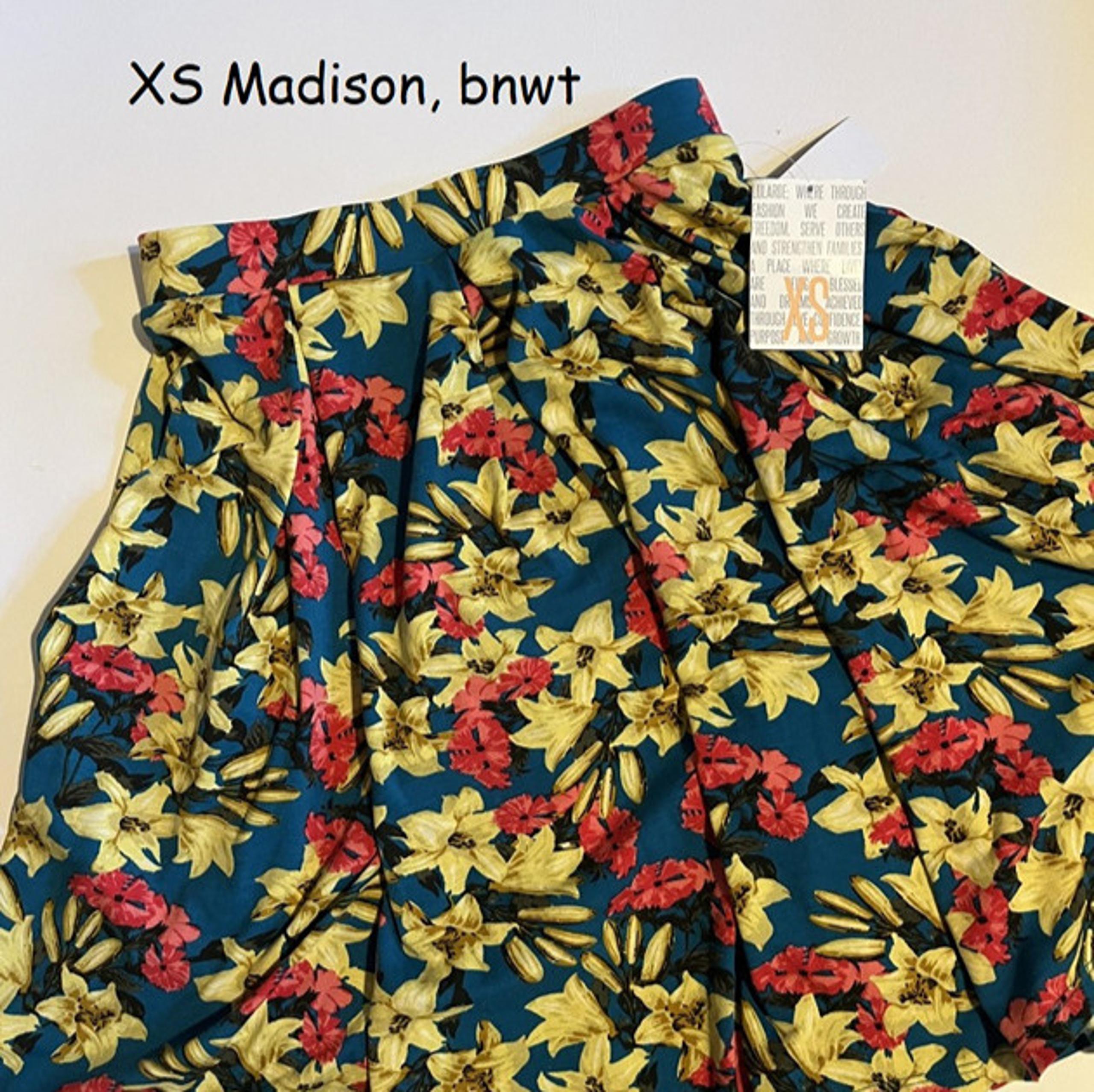 XS Lularoe Madison full skirt, tropical flowers